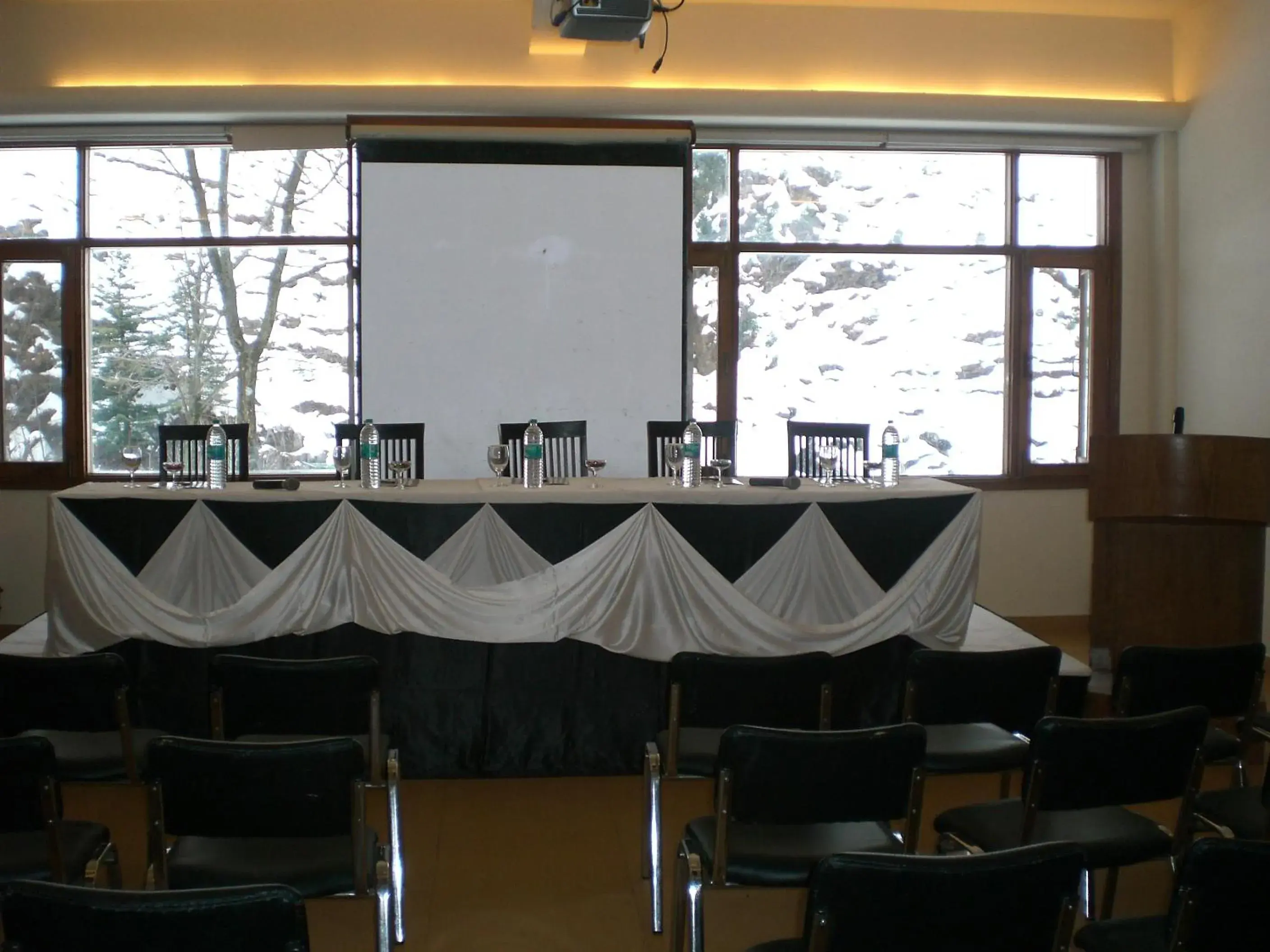 Business facilities in Solang Valley Resort