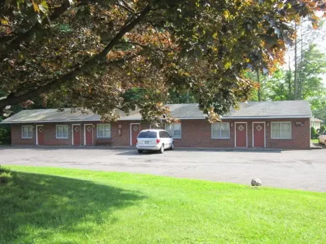 Property Building in Cadet Motel