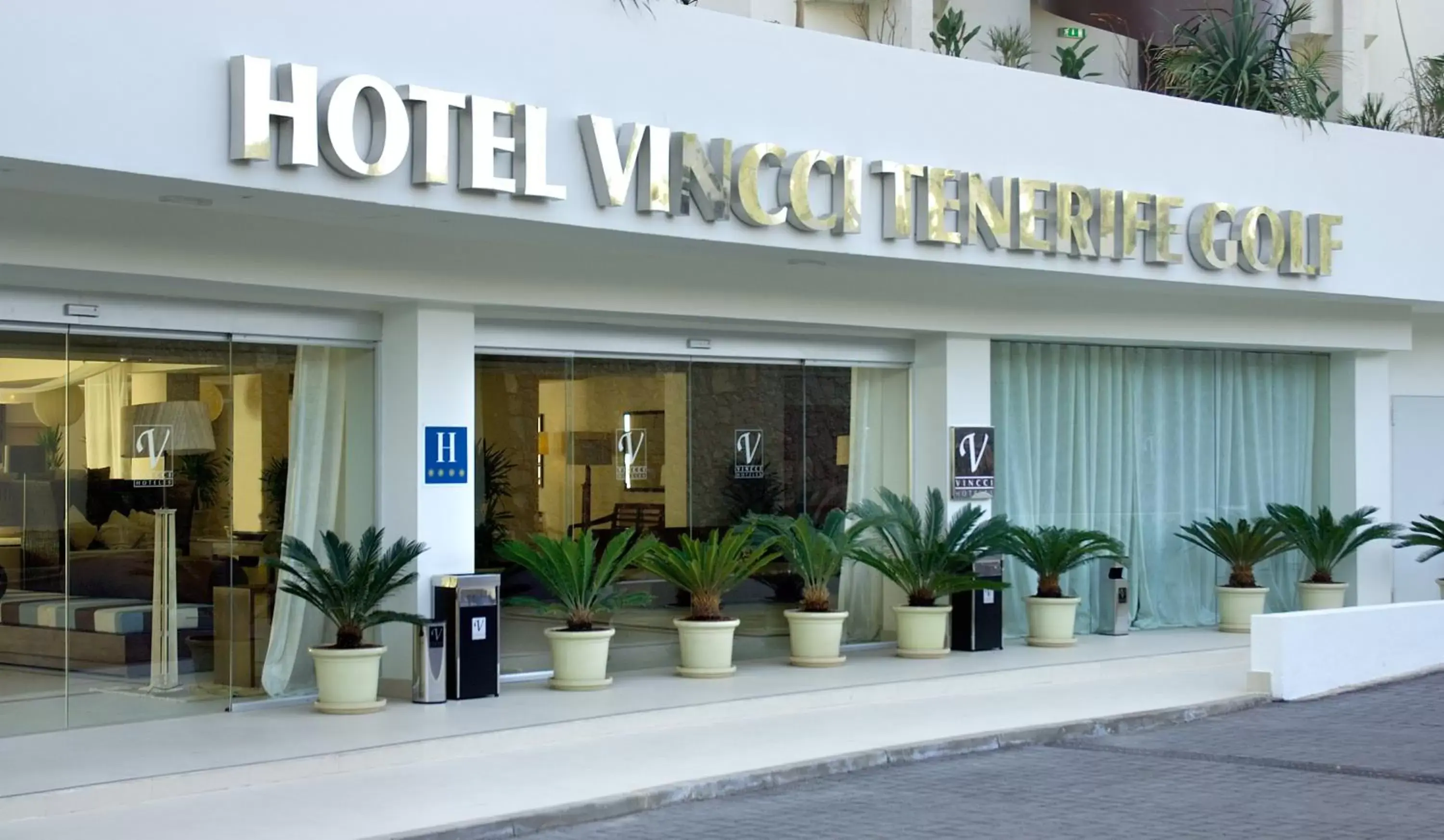 Facade/entrance in Vincci Tenerife Golf