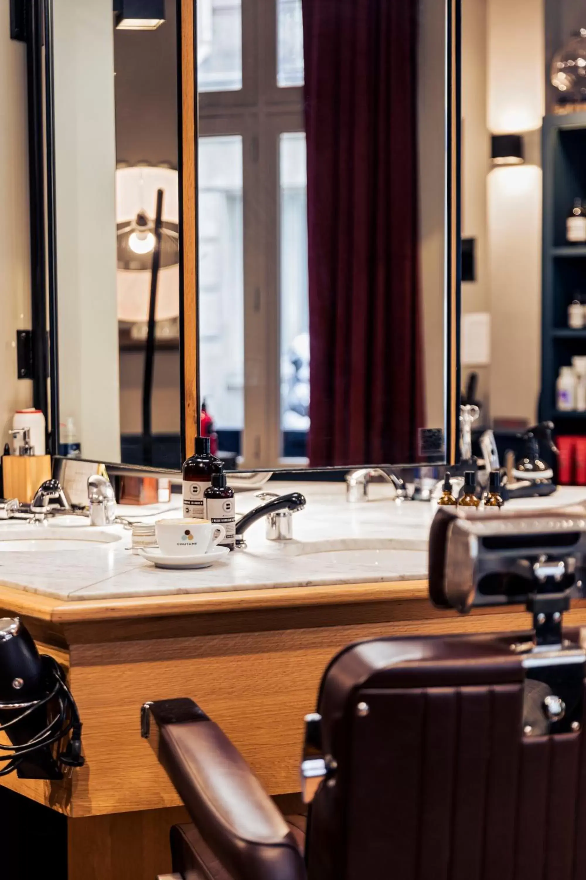 hair dryier, Restaurant/Places to Eat in Hôtel Mathis Elysées