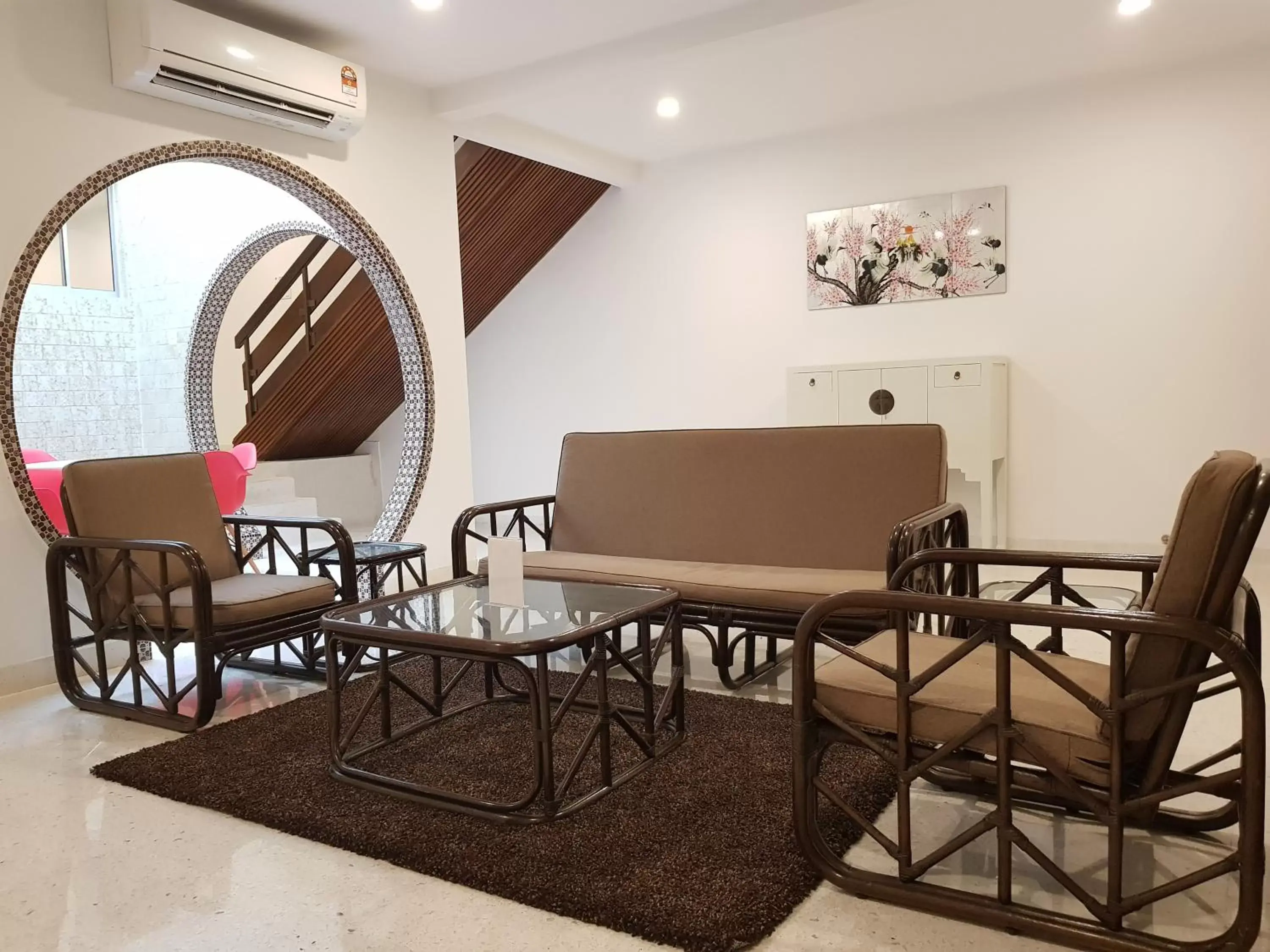 Living room, Seating Area in Heeren Straits Hotel