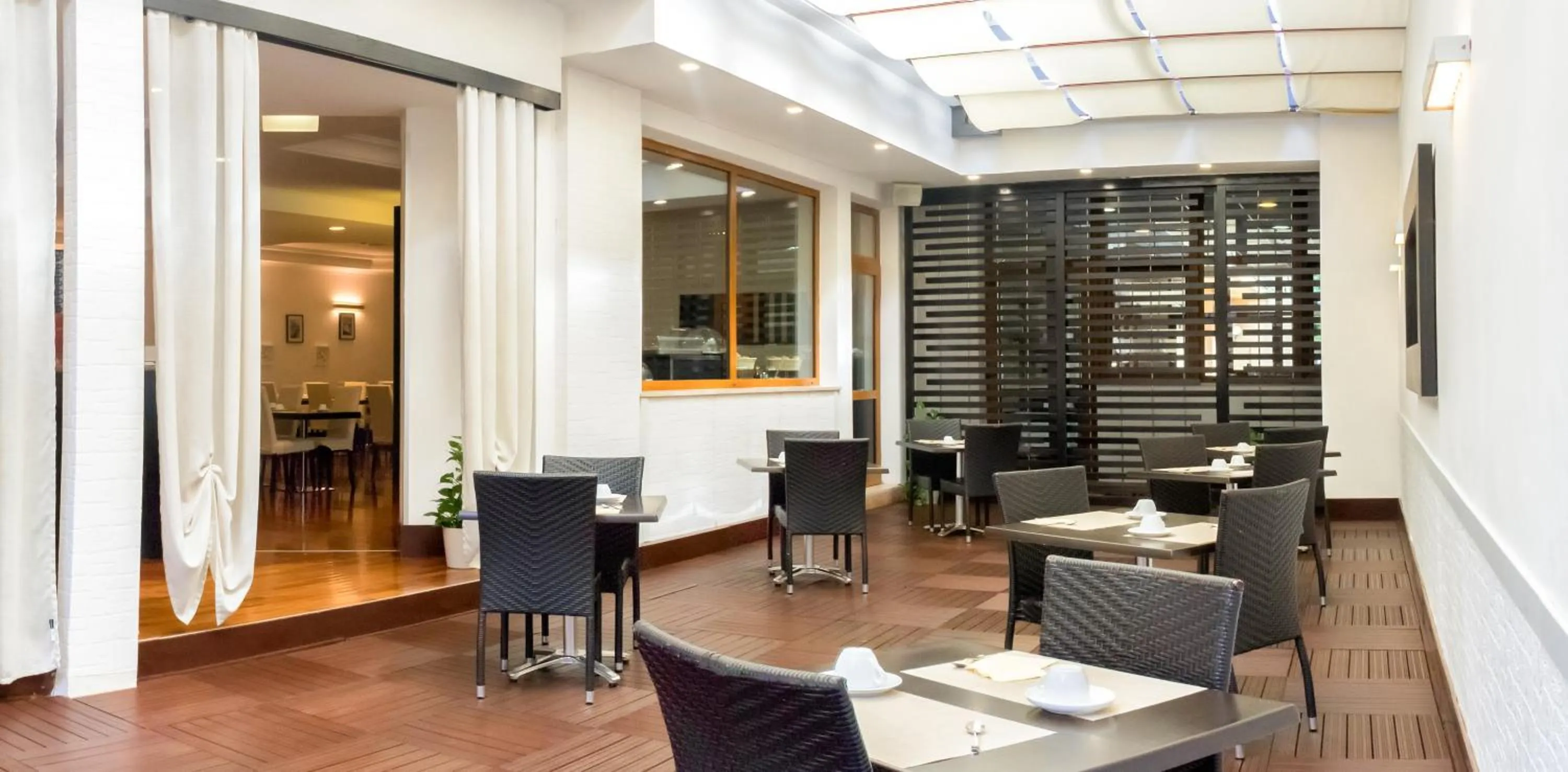 Restaurant/places to eat in Excel Hotel Roma Ciampino