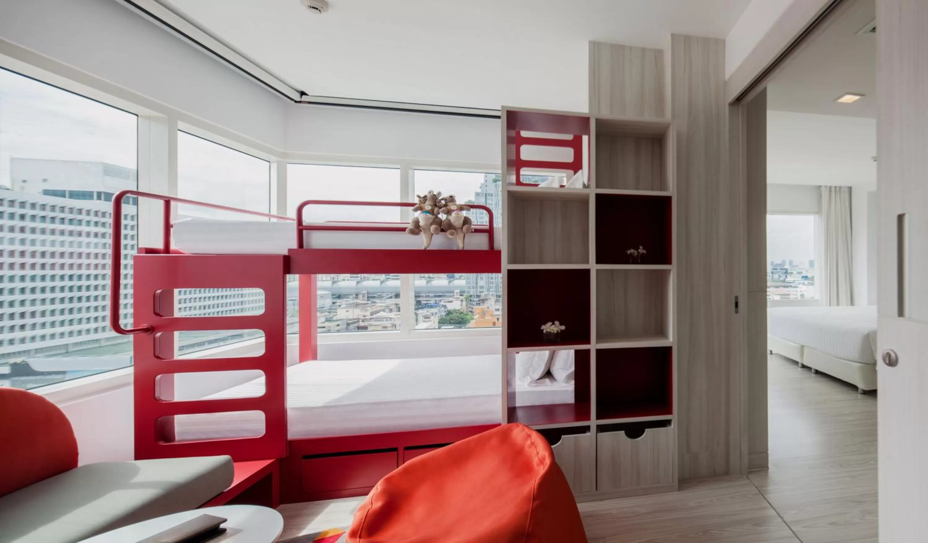 Photo of the whole room, Bed in Centara Watergate Pavilion Hotel Bangkok