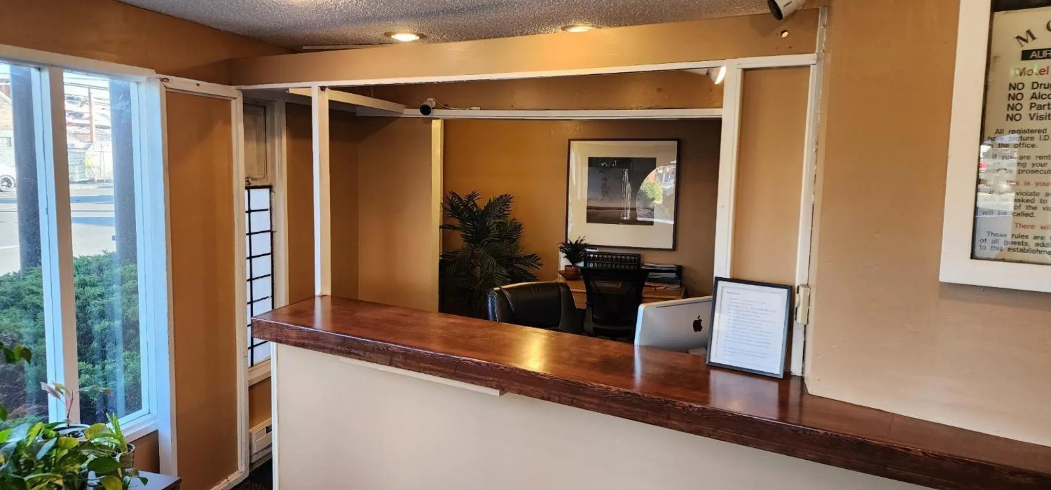 Property building in Columbus Motor Inn