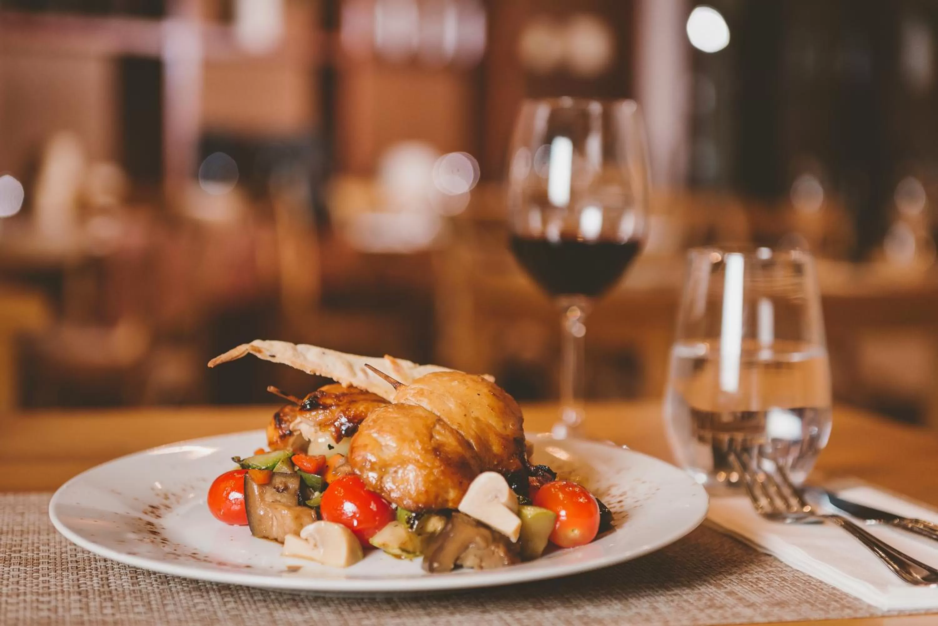 Restaurant/places to eat in Bemar Carmelo Hotel