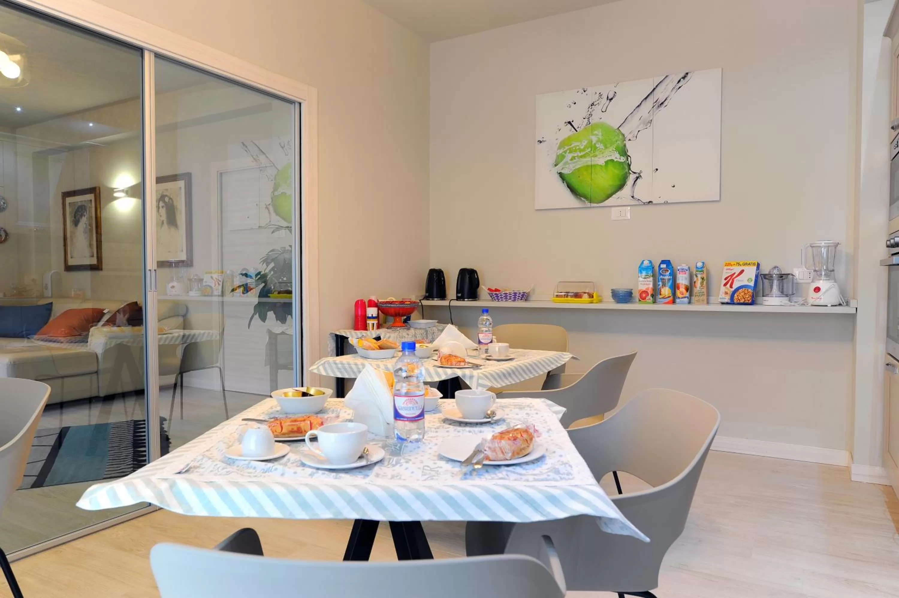 Breakfast in Parnasus