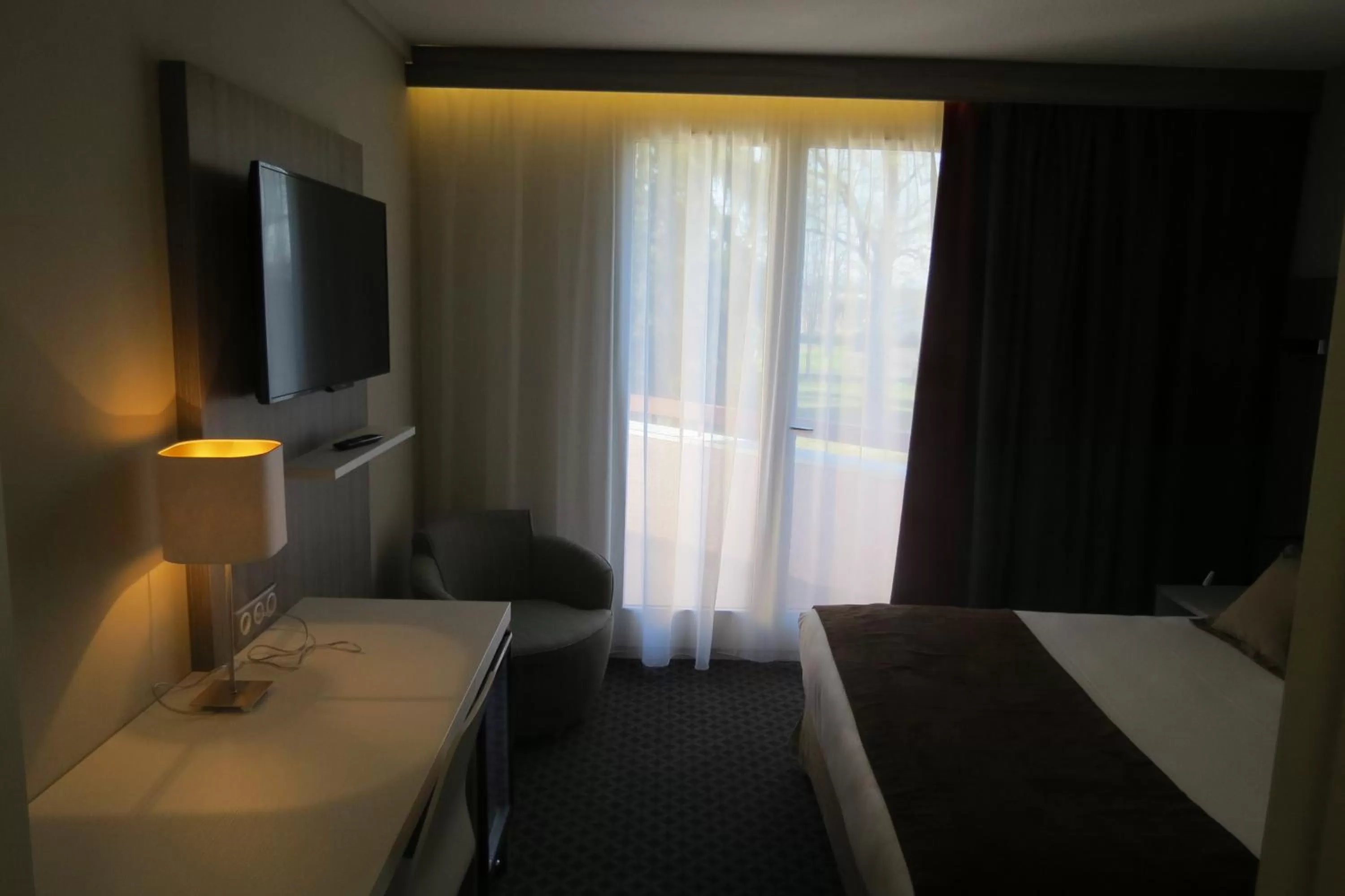 Bedroom, Bed in Clos St Eloi, The Originals Relais (Relais du Silence)