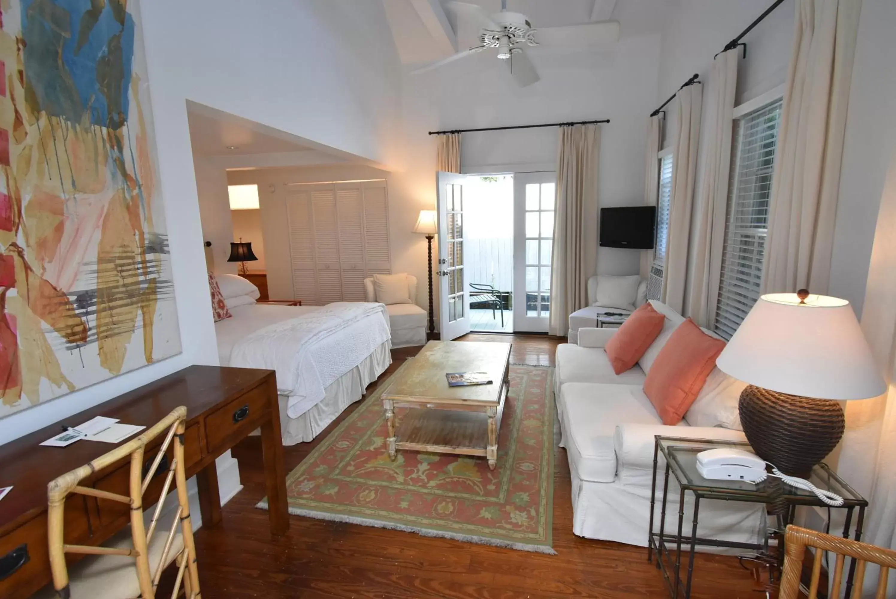 Seating Area in Simonton Court Historic Inn & Cottages