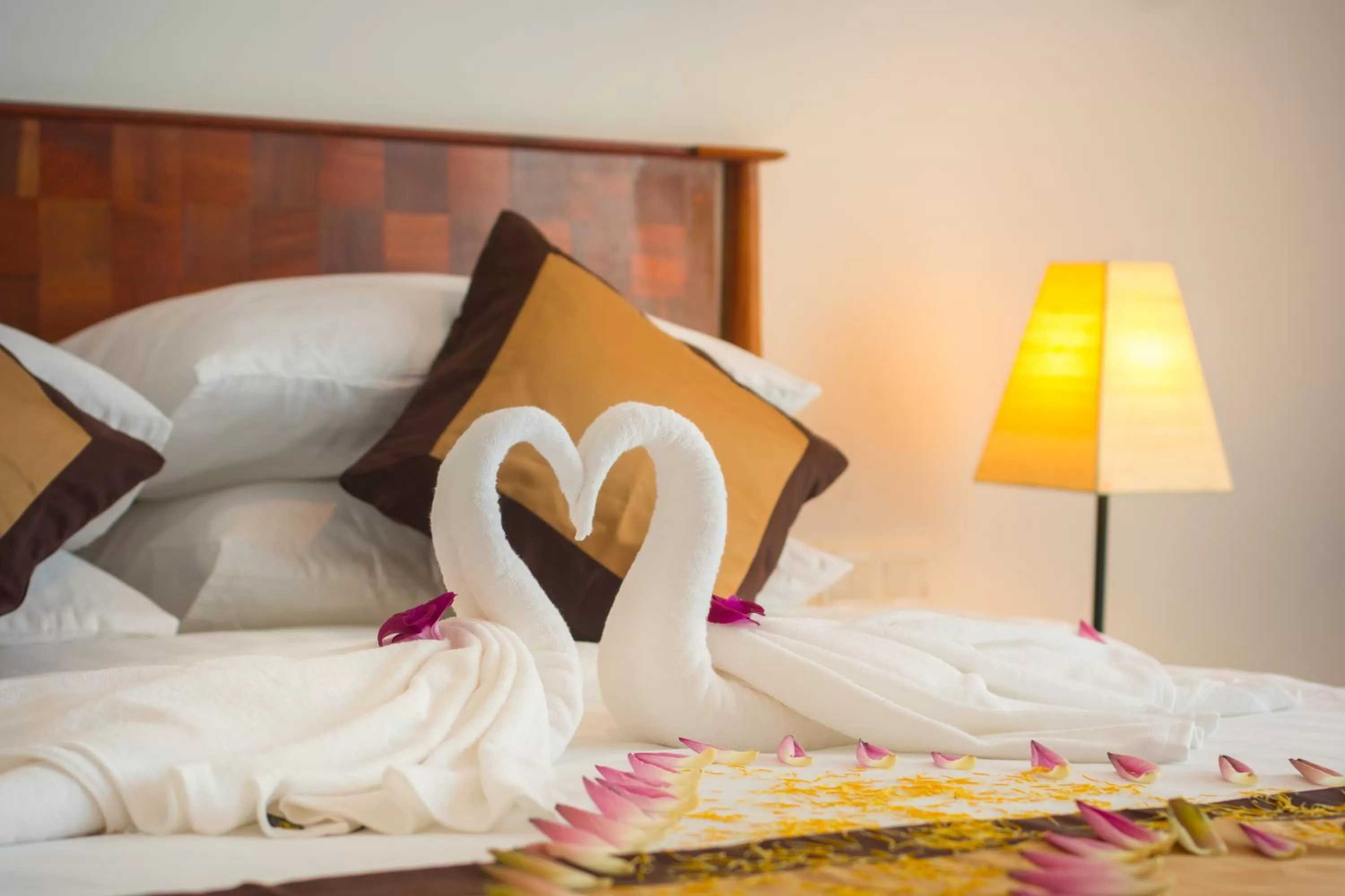 Bedroom, Bed in Glorious Hotel