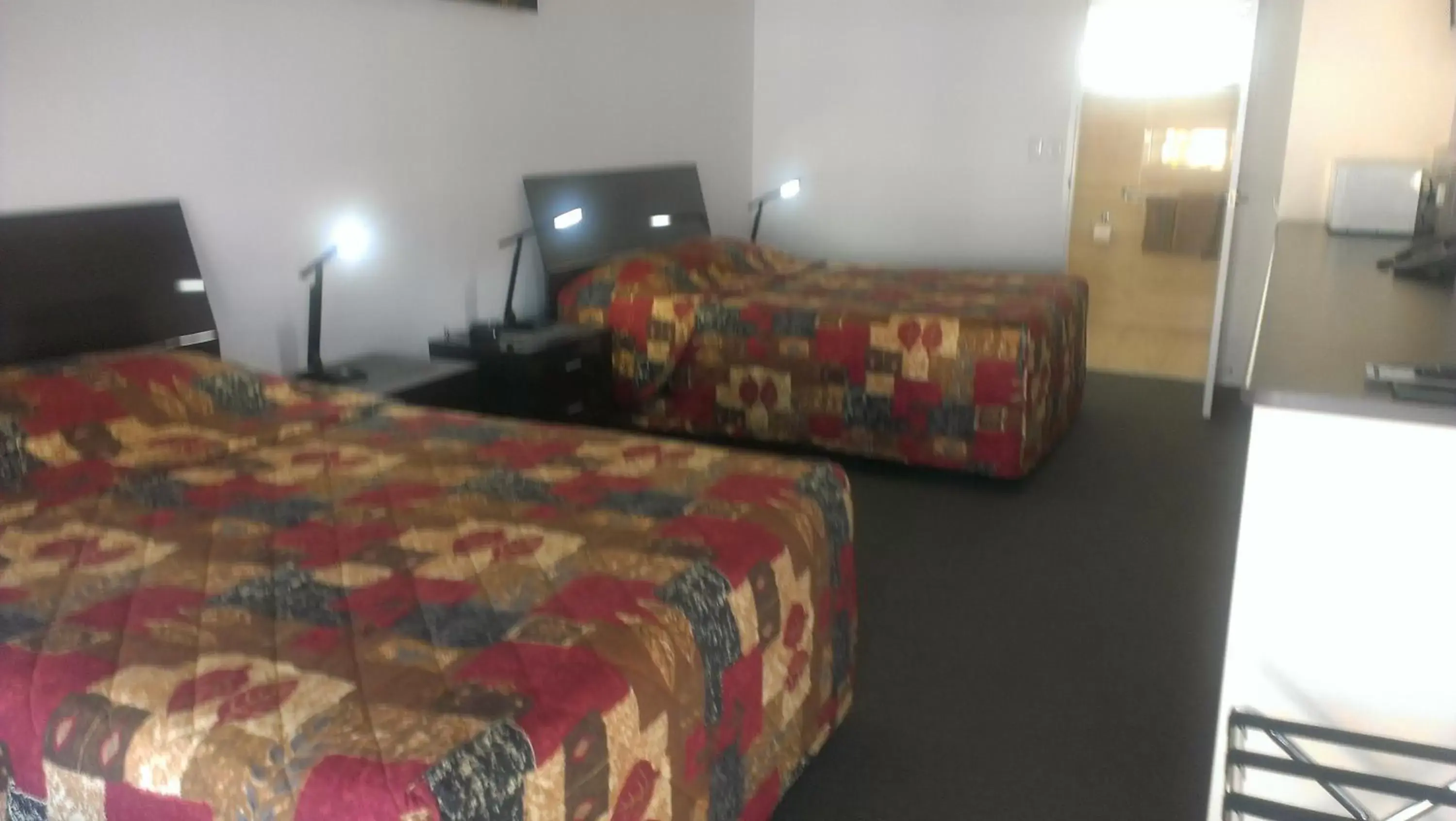 Photo of the whole room, Bed in Gunnedah Lodge Motel