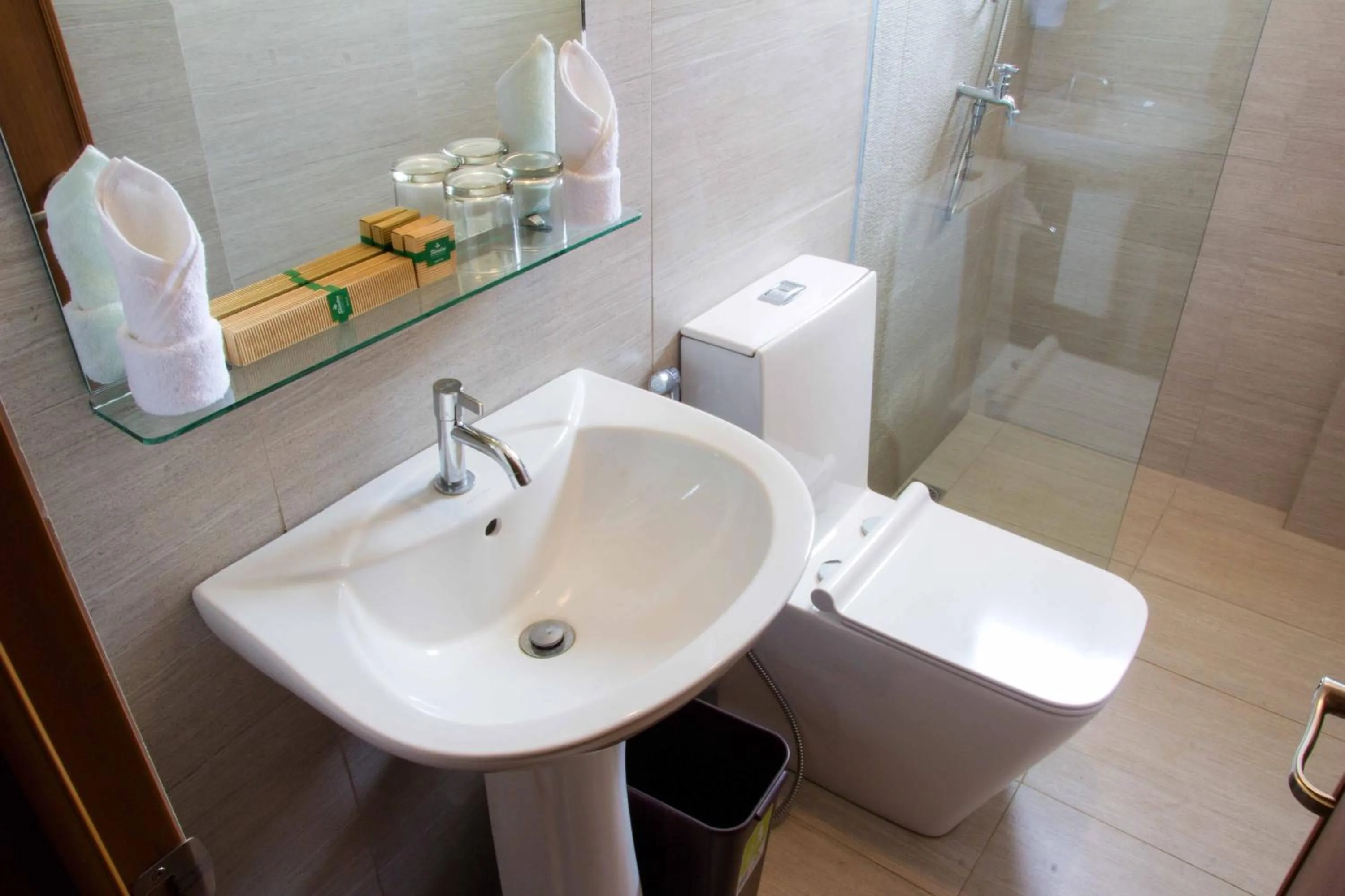 Toilet in Sheridan Boutique Hotel