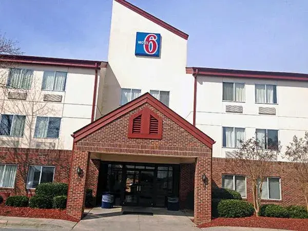 Facade/entrance, Property Building in Motel 6-Rocky Mount, NC