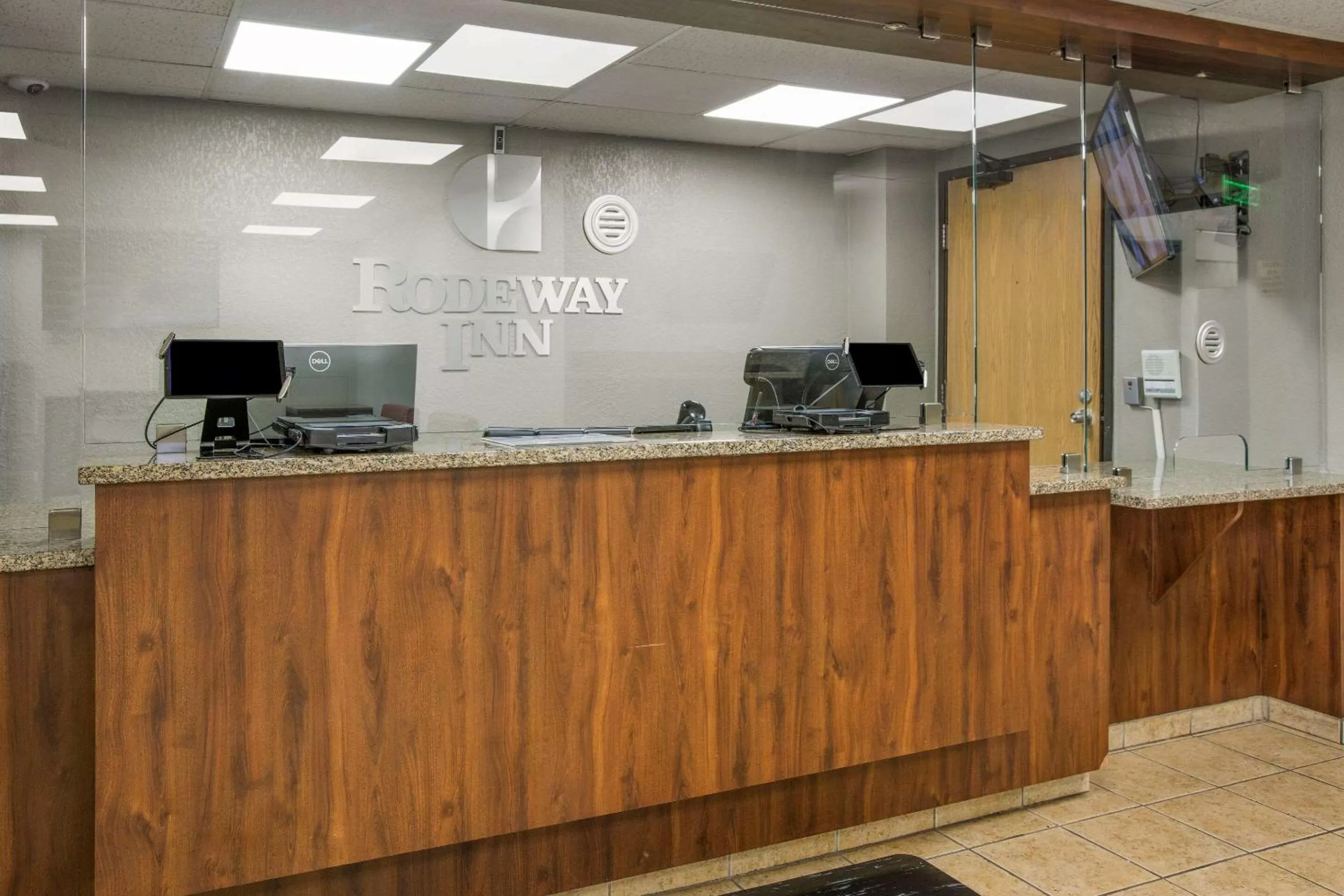 Lobby or reception in Rodeway Inn & Suites Grand Rapids Southeast
