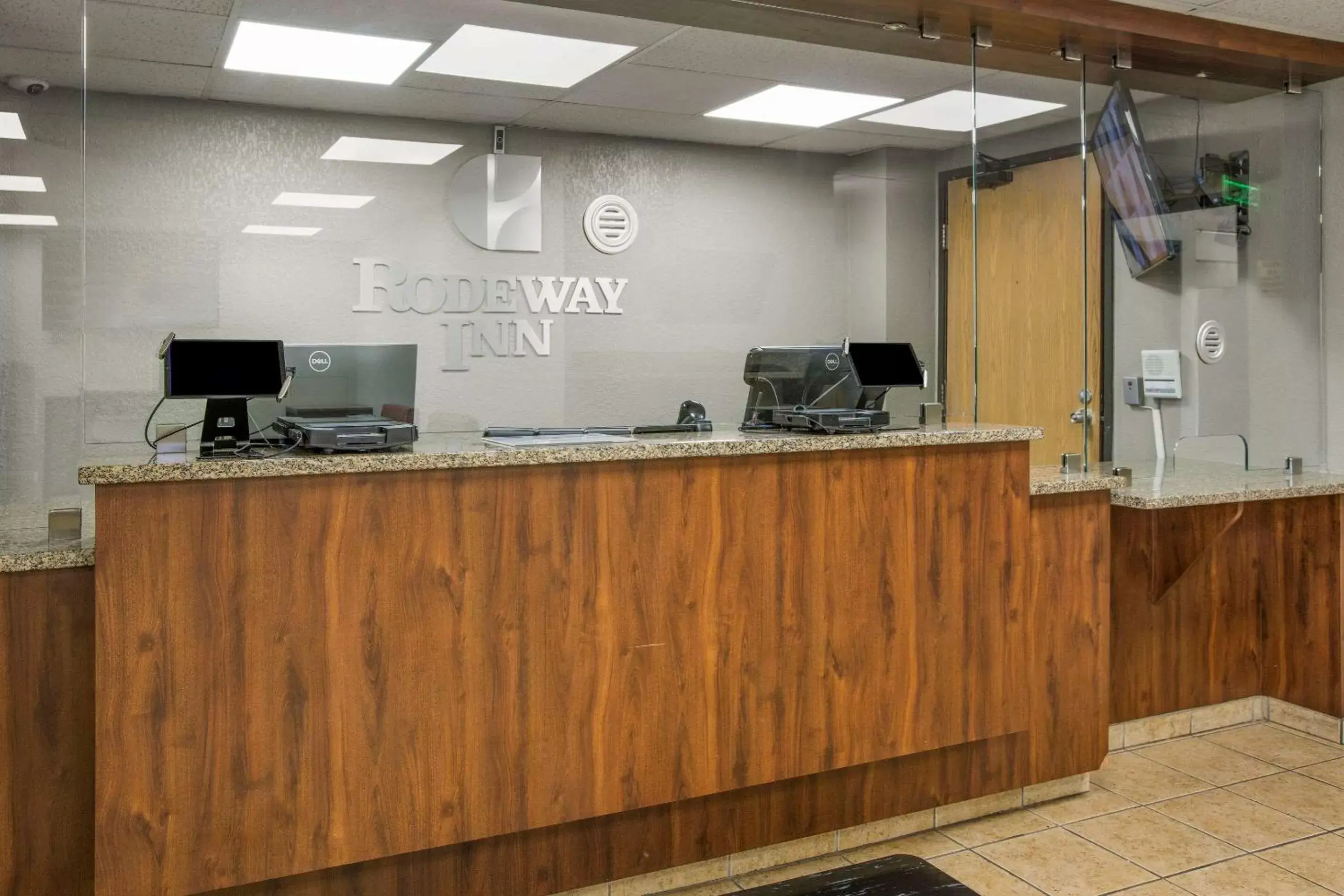 Lobby or reception in Rodeway Inn & Suites Grand Rapids Southeast Lobby or reception in Rodeway Inn & Suites Grand Rapids Southeast
