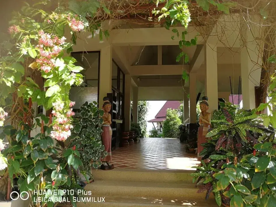 Lobby or reception in Baan KanTiang See Villas - SHA Extra Plus