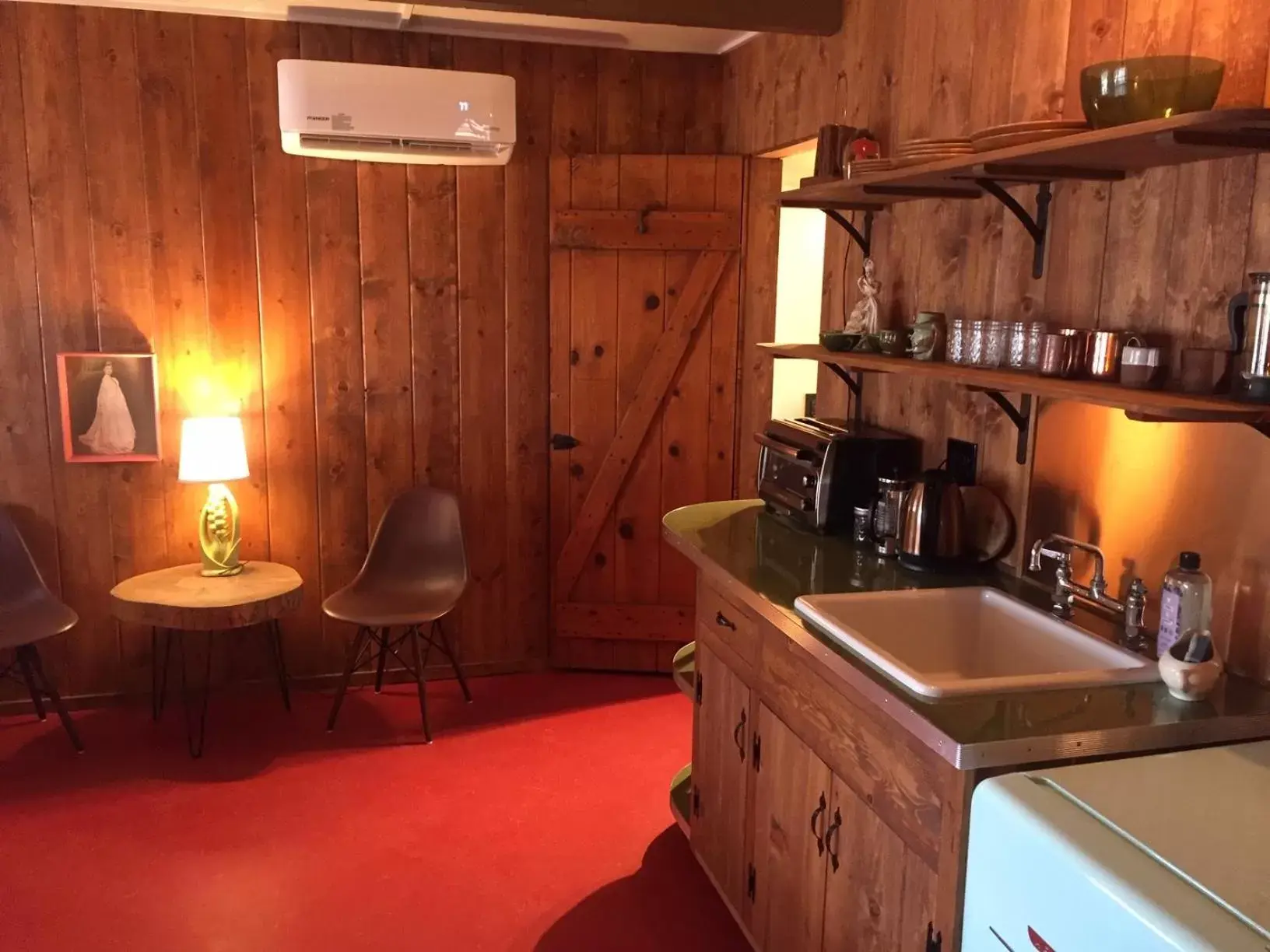 Kitchen/Kitchenette in Joshua Tree Ranch House