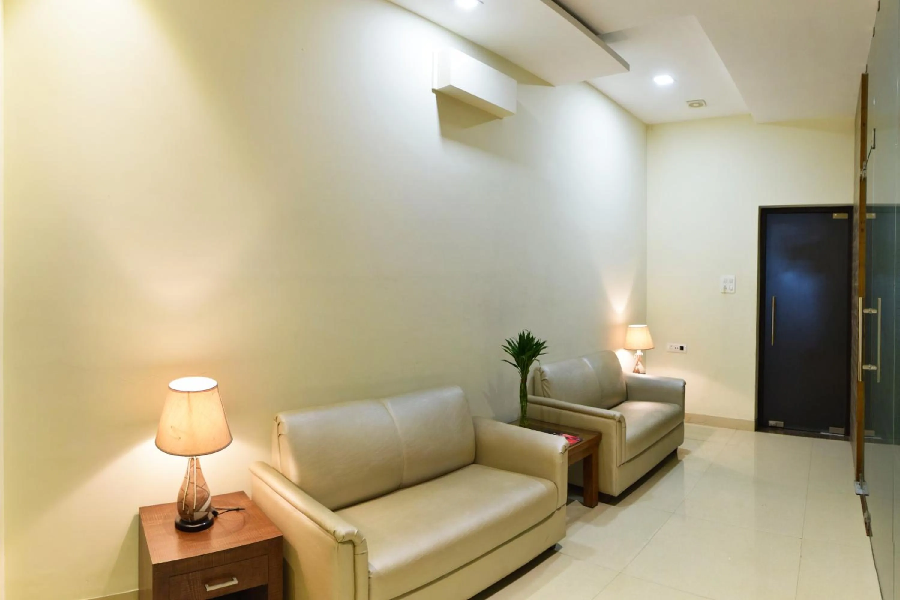 Business facilities in Hotel Palace