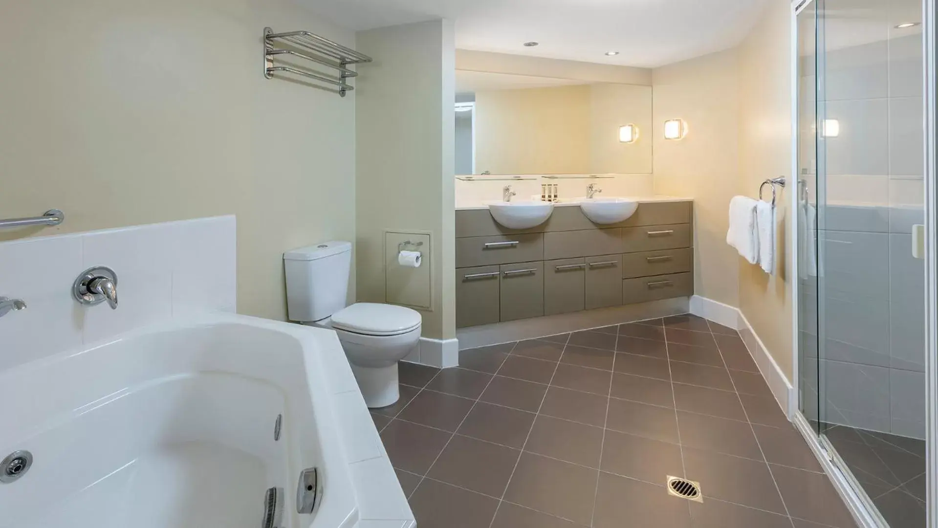 Shower, Bathroom in Oaks Hervey Bay Resort and Spa