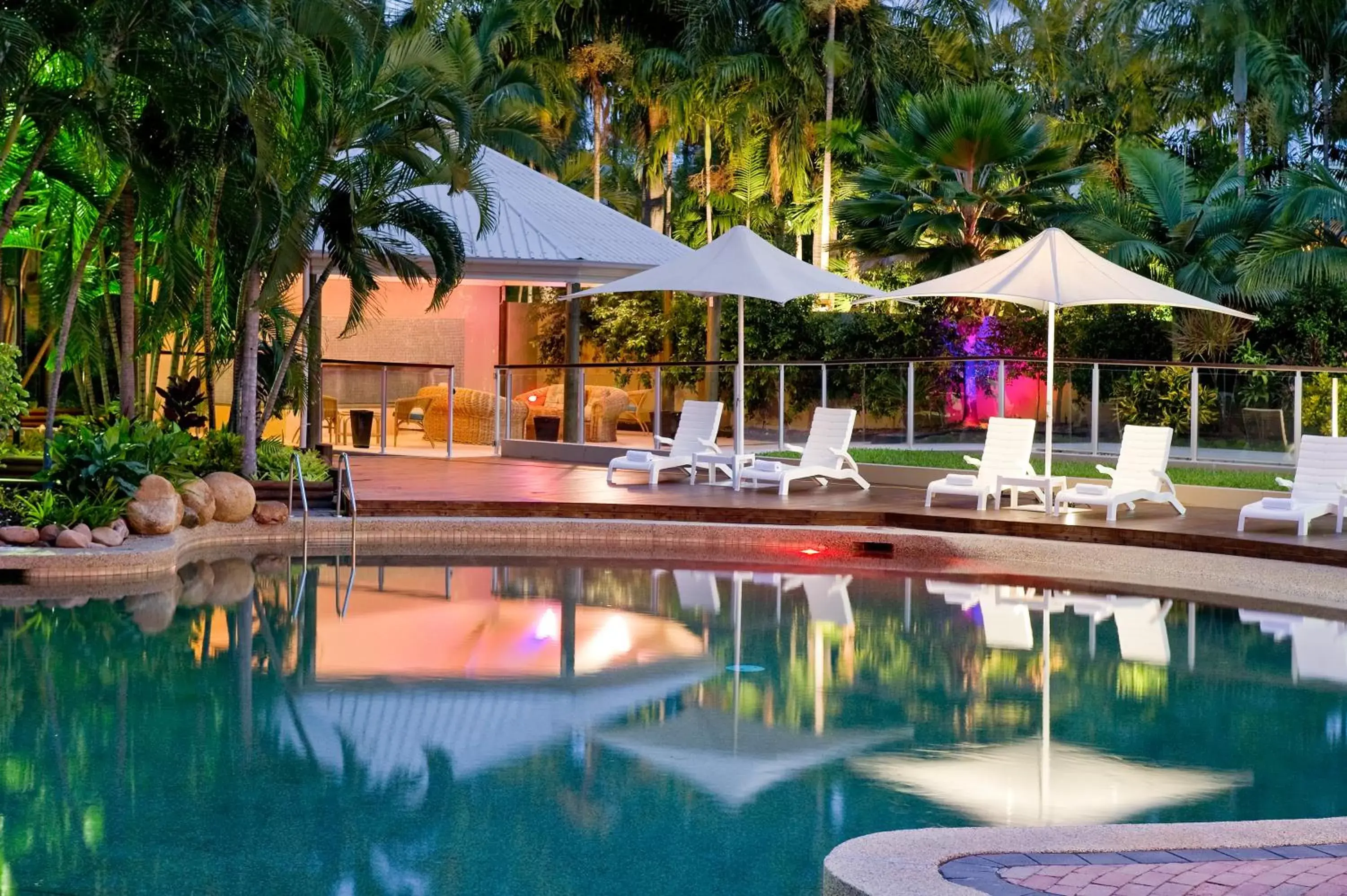 Swimming Pool in Mercure Townsville