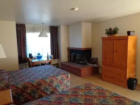 Bed in Pacific Gardens Inn Bed in Pacific Gardens Inn