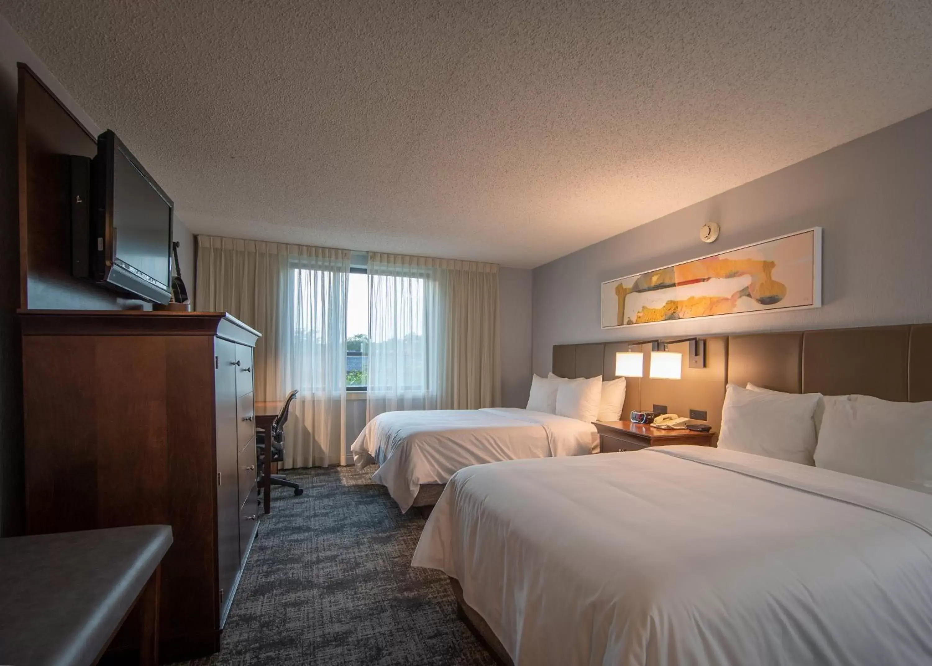 Photo of the whole room, Bed in Crowne Plaza Chicago-Northbrook, an IHG Hotel