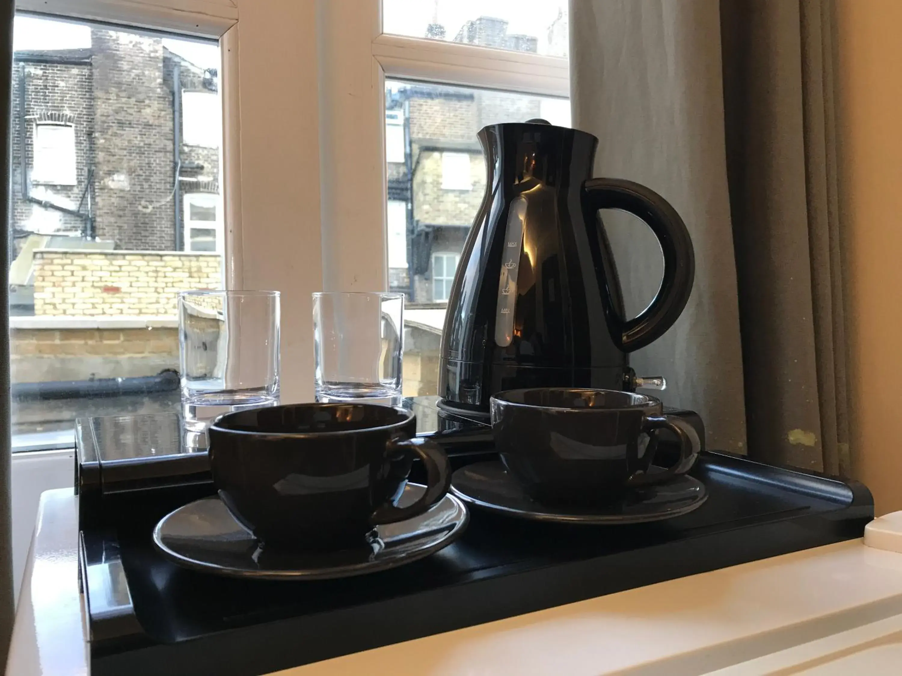 Coffee/tea facilities in Chester Hotel
