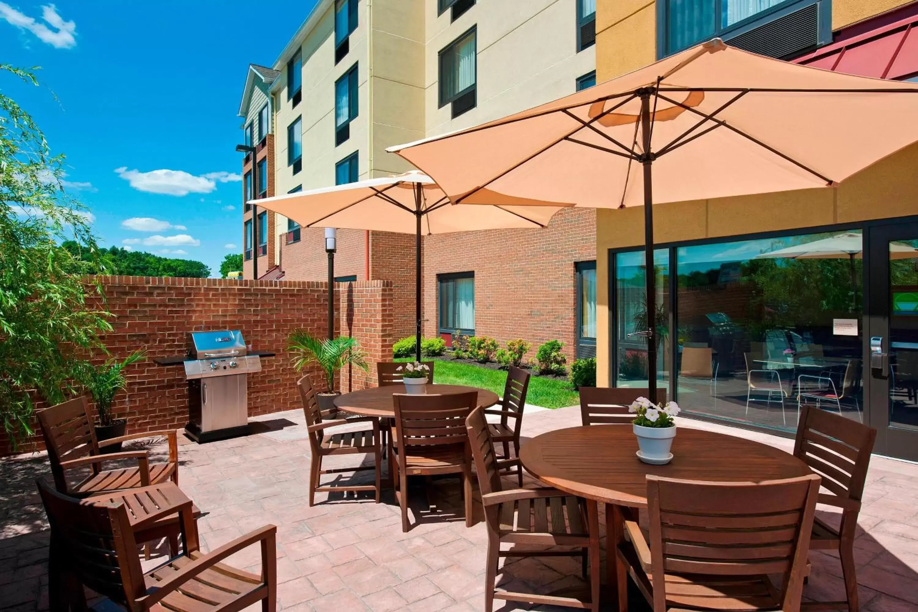 Property building, Restaurant/Places to Eat in TownePlace Suites by Marriott Bethlehem Easton/Lehigh Valley