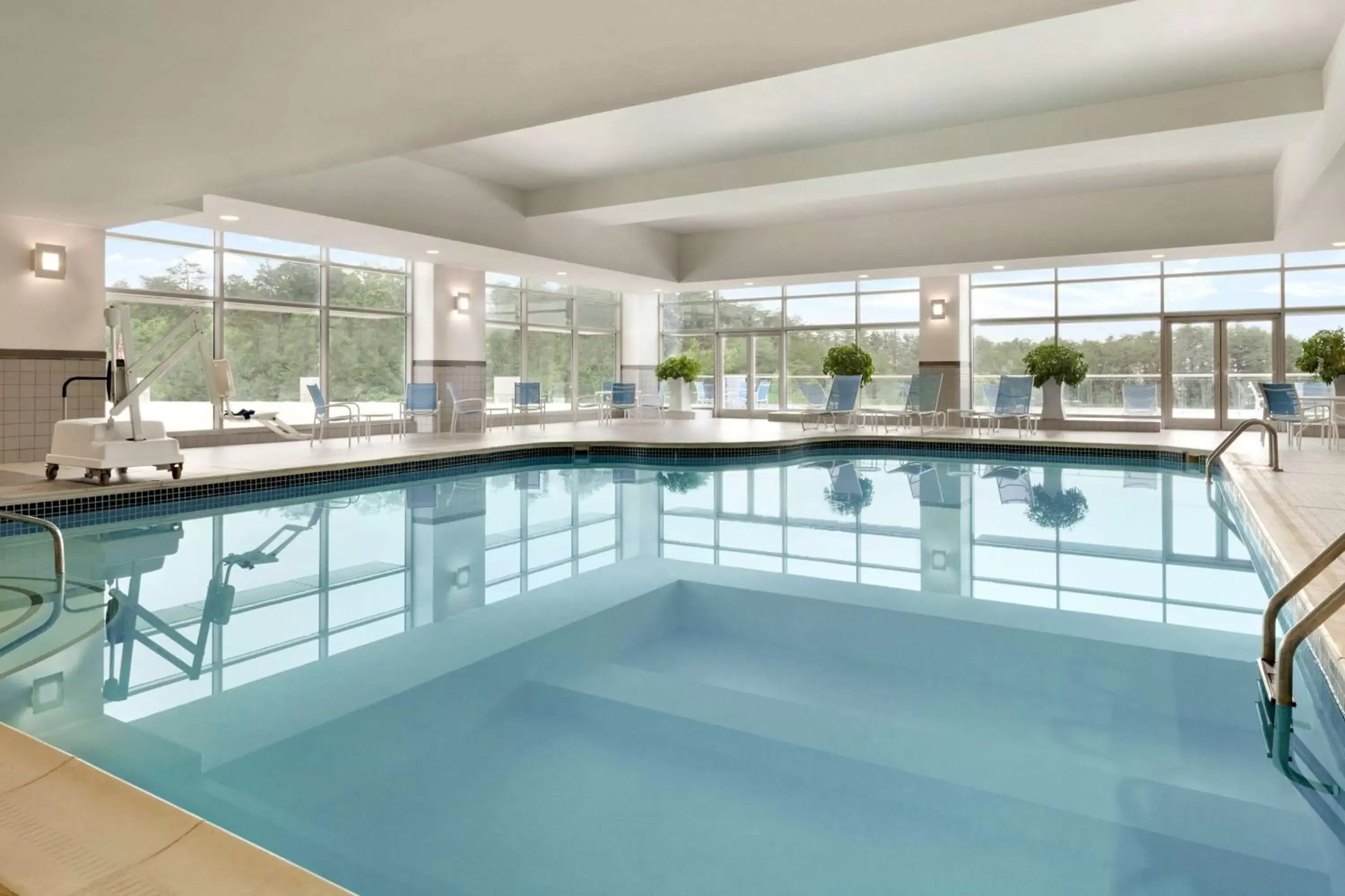 Pool view, Swimming Pool in Hilton Baltimore BWI Airport