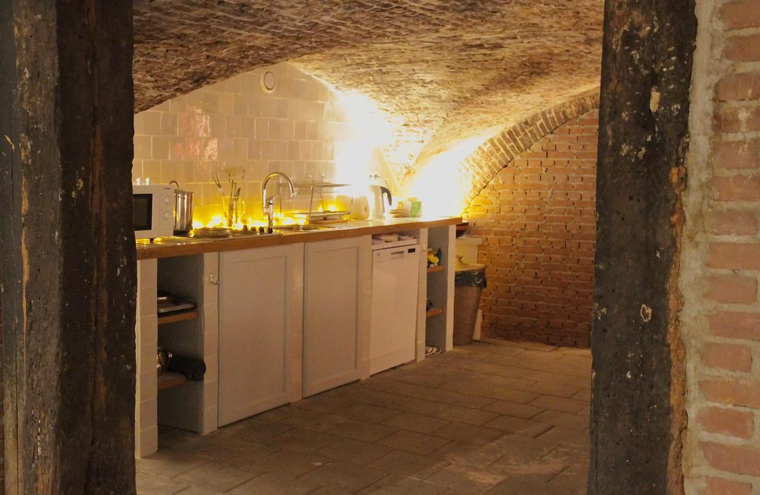 kitchen, Kitchen/Kitchenette in Top apartment along canal in historic centre