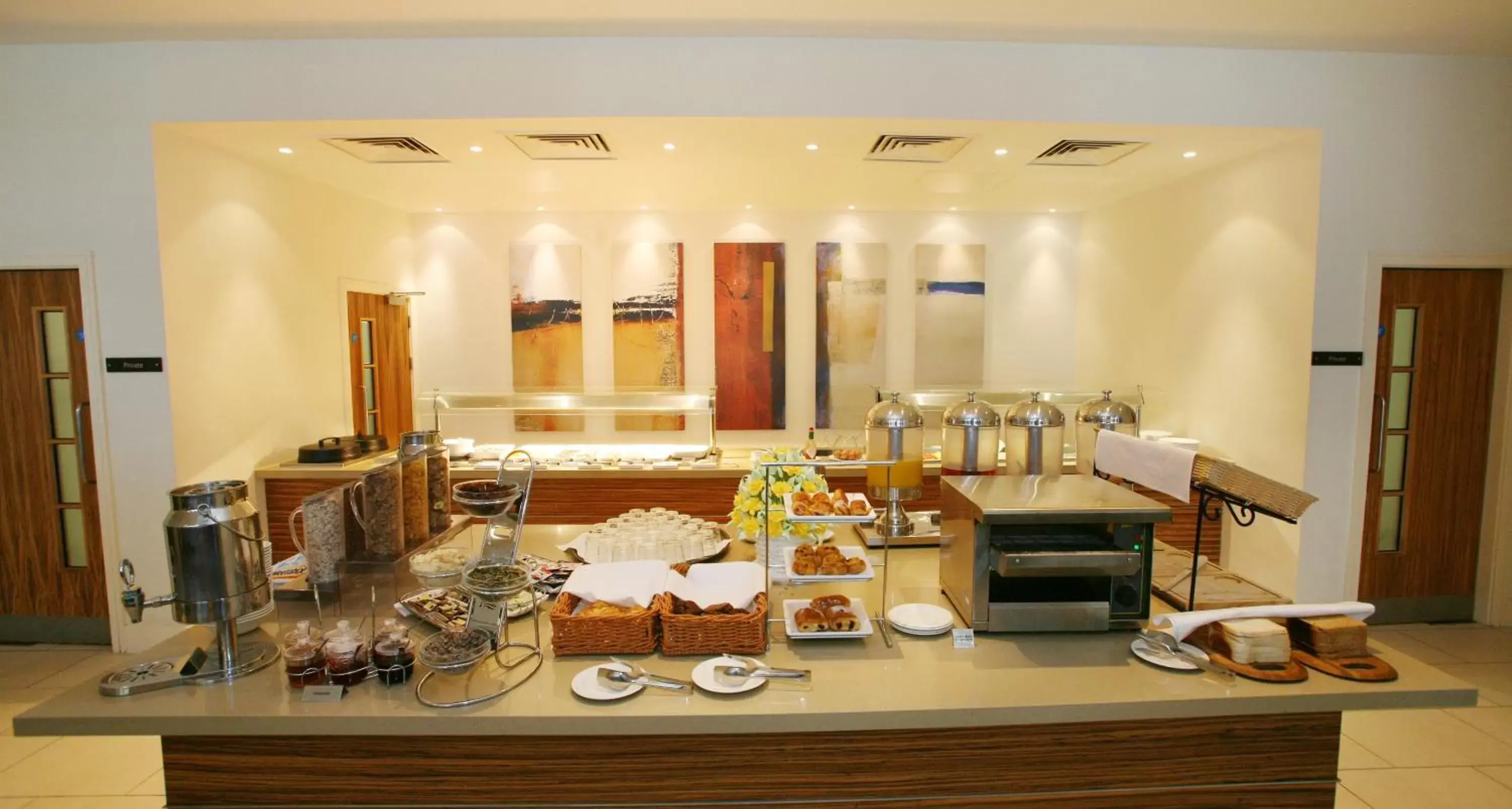 Breakfast in Crowne Plaza Reading Breakfast in Crowne Plaza Reading