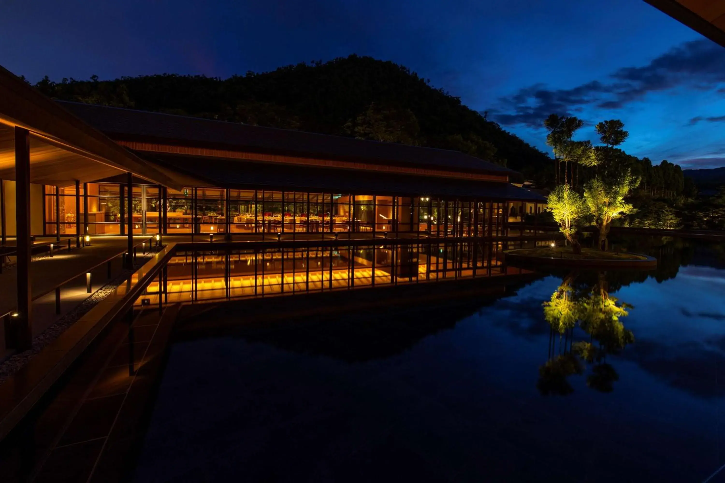 Property building in ROKU KYOTO, LXR Hotels & Resorts by Hilton Property building in ROKU KYOTO, LXR Hotels & Resorts by Hilton