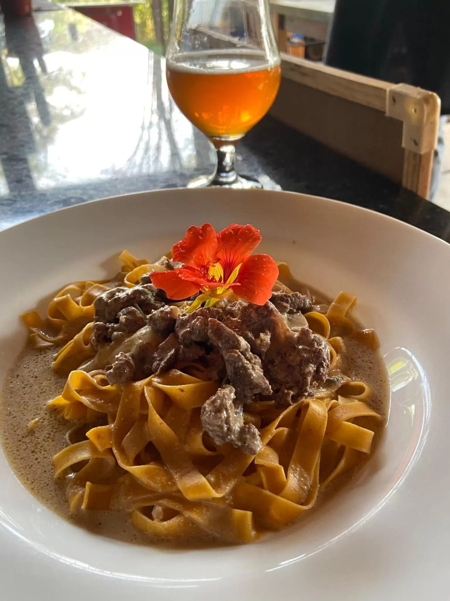 A Mi Manera Pousada , cerveja própria e Bistrô !