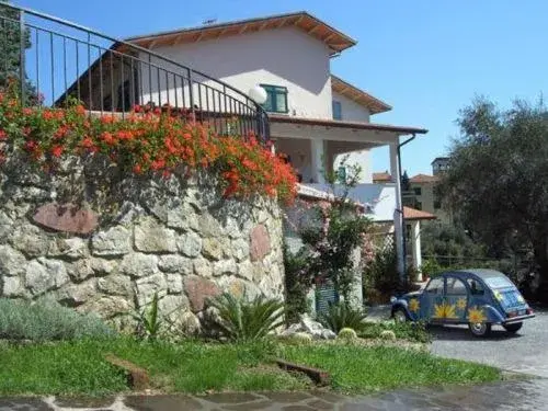 Facade/entrance, Property Building in Albergo Serena