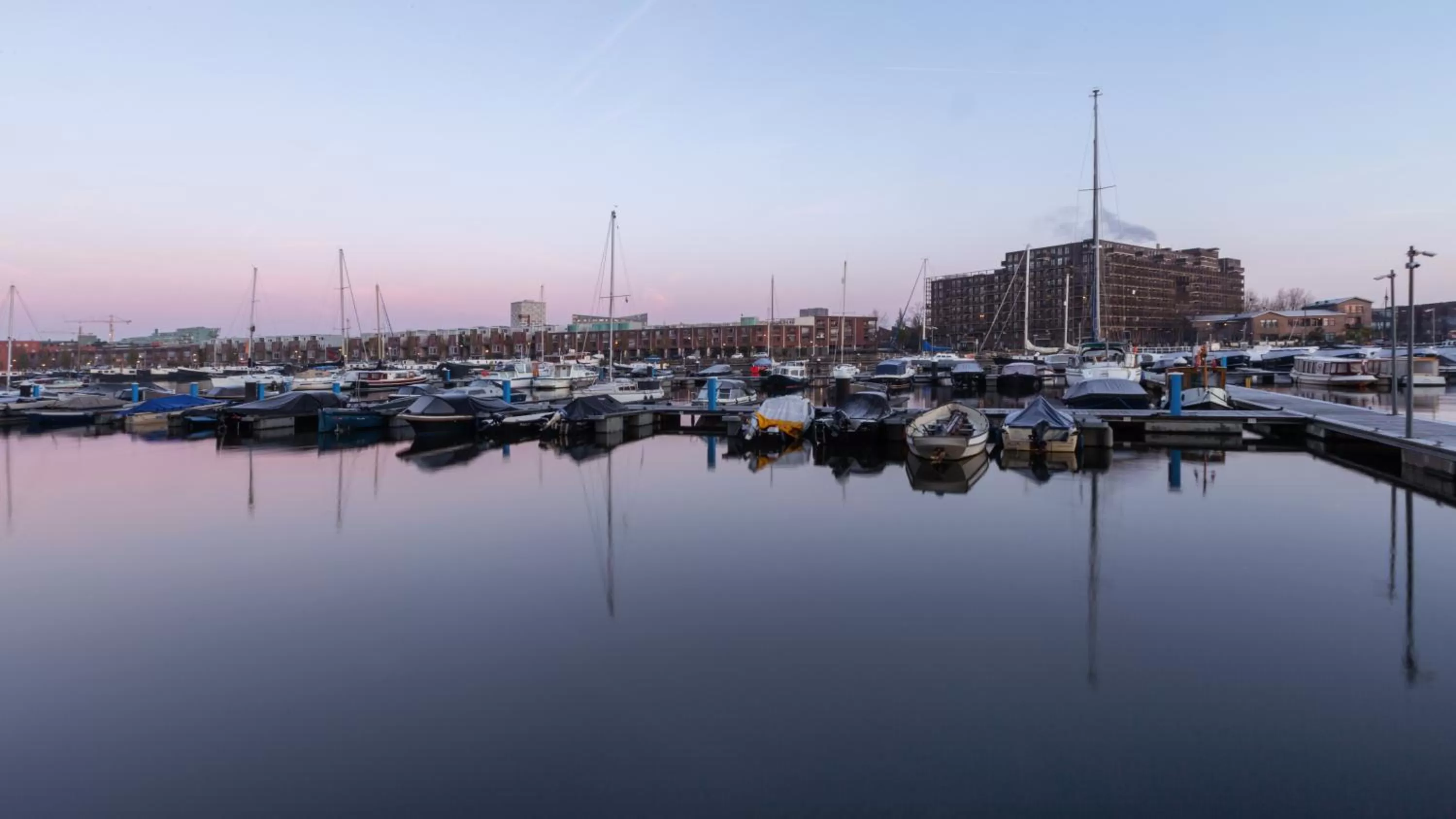 Nearby landmark in Holiday Inn - the niu, Fender Amsterdam