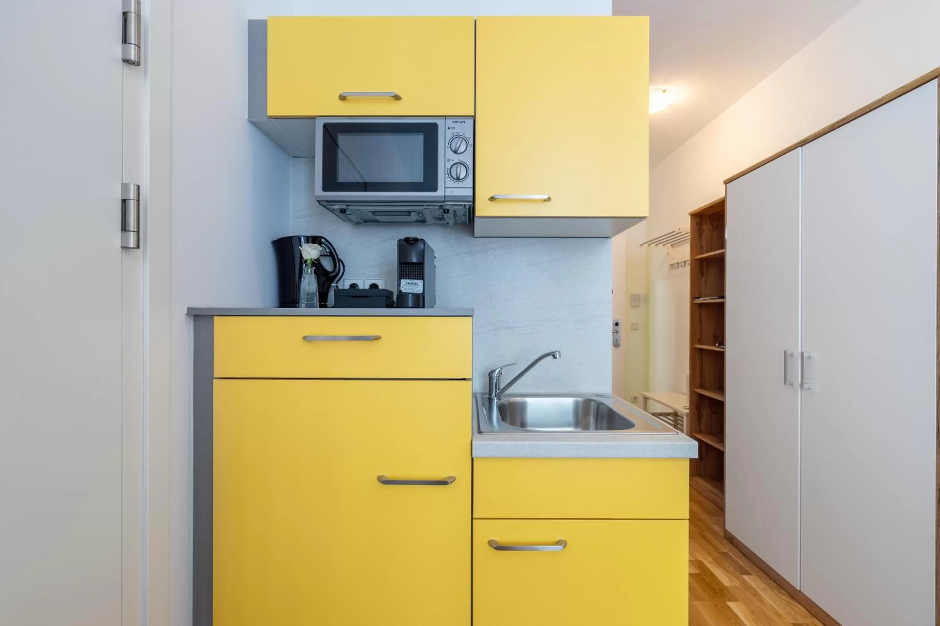 Coffee/tea facilities in FeelGood Apartments SmartLiving | contactless check-in