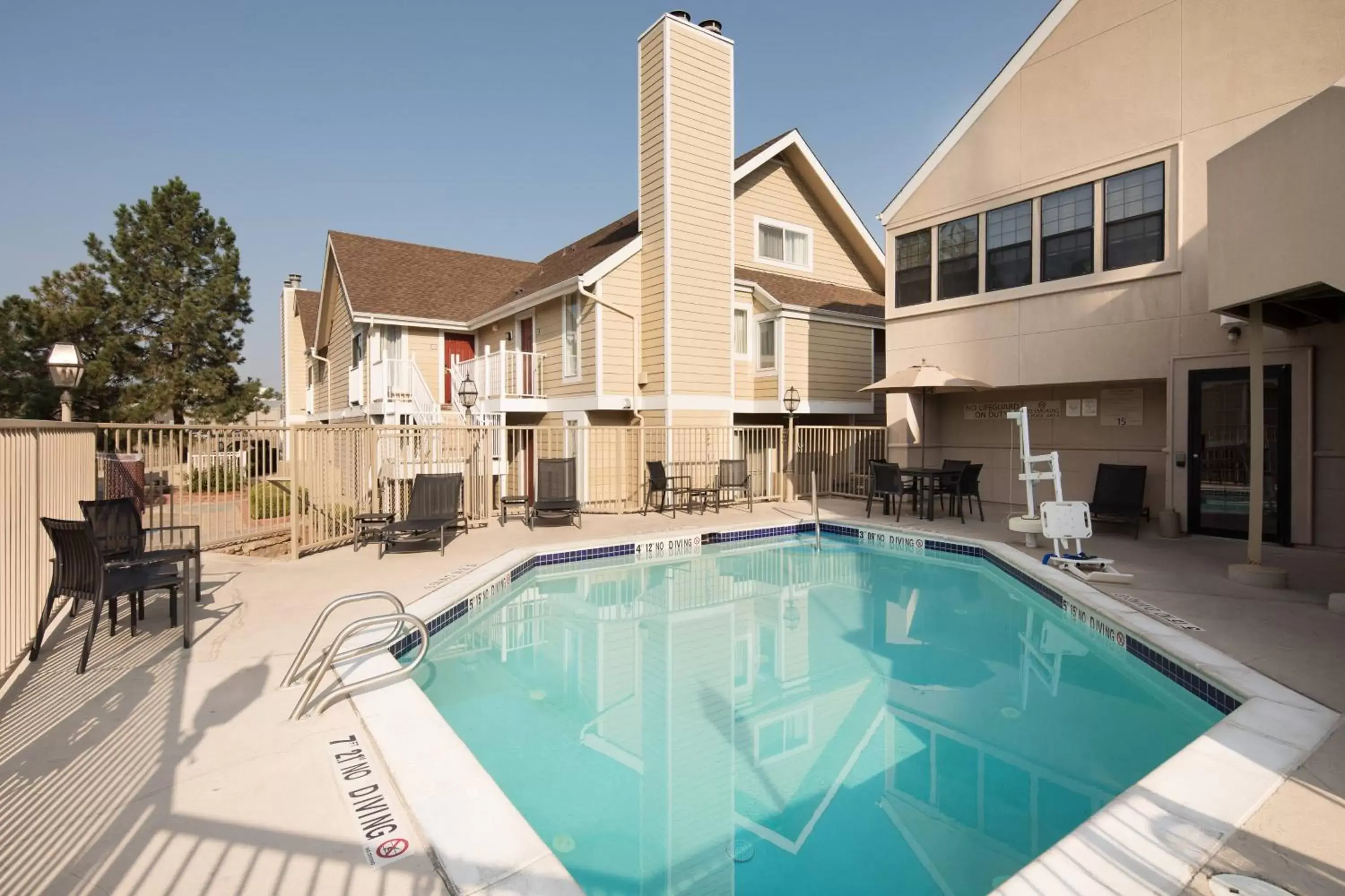 Swimming Pool in Residence Inn Denver Downtown