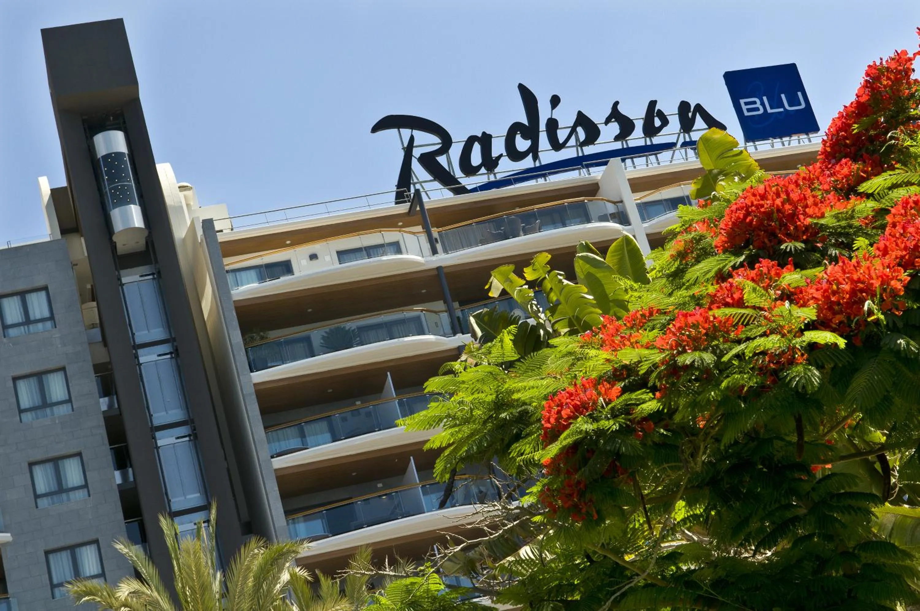 Facade/entrance in Radisson Blu Resort Gran Canaria