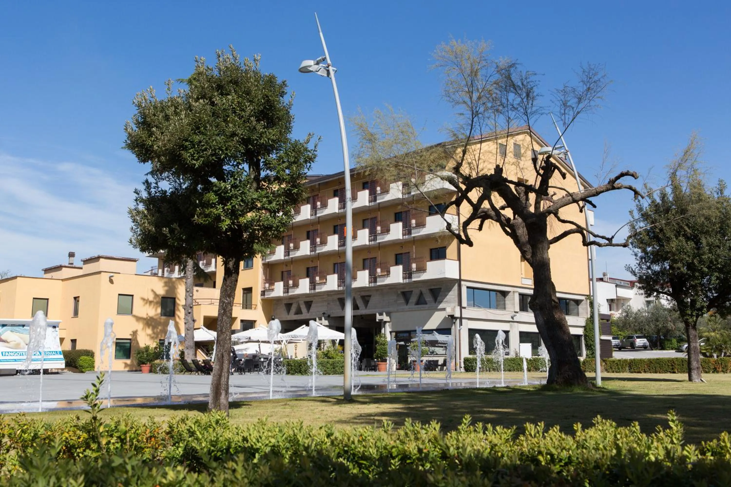 Facade/entrance in Hotel Fontana Olente