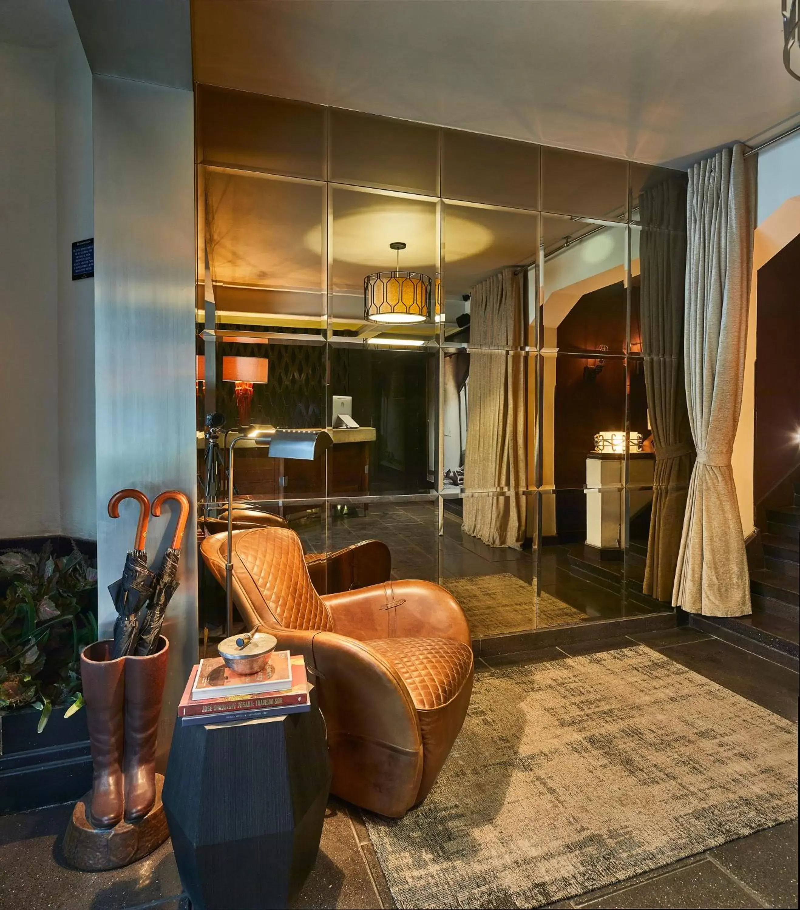 Living room in Hippodrome Hotel Condesa