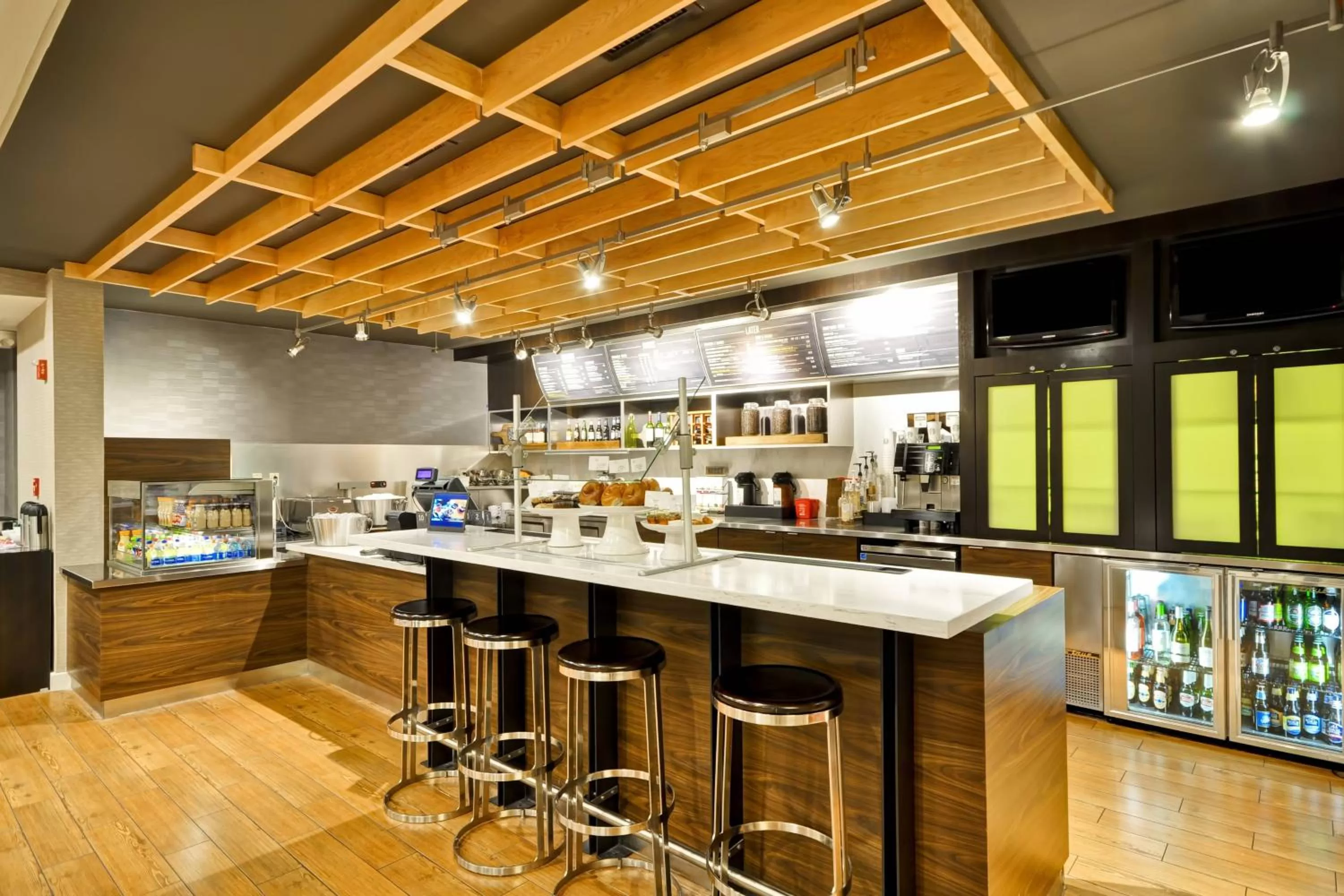 Restaurant/places to eat in Courtyard by Marriott Jacksonville Airport/ Northeast