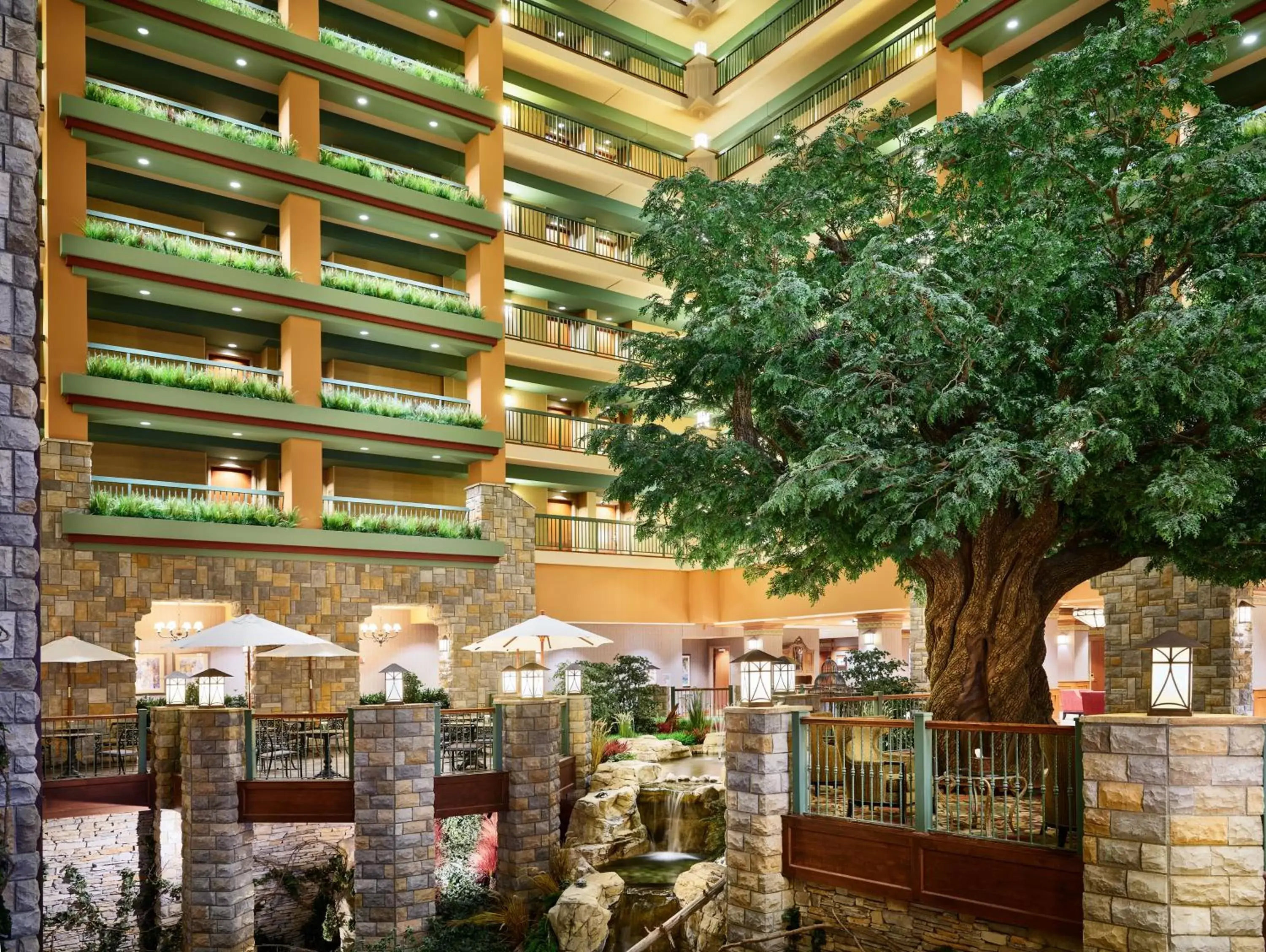 Lobby or reception in Chateau on the Lake Resort Spa and Convention Center