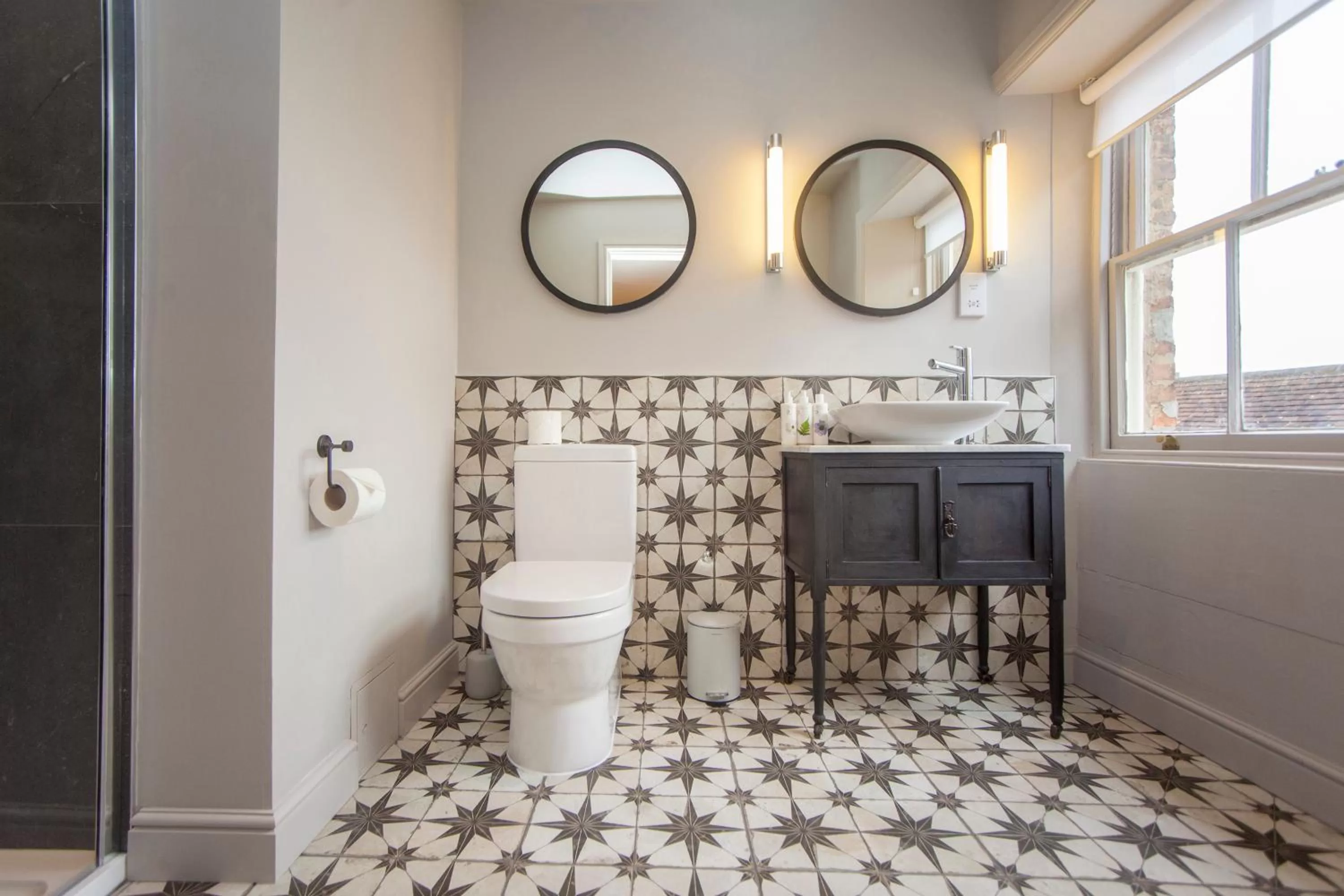 Bathroom in The King's Arms