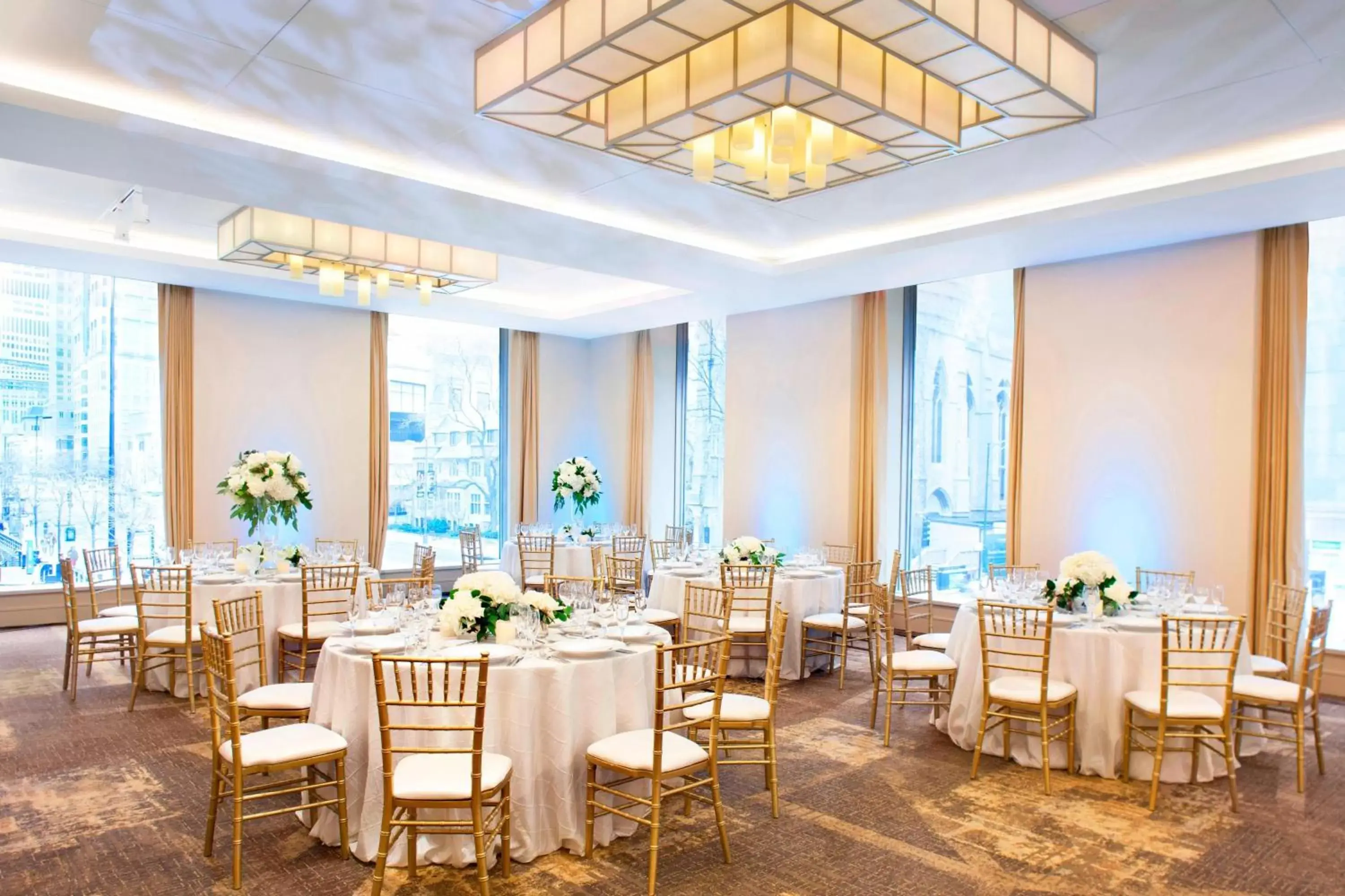 Banquet/Function facilities, Restaurant/Places to Eat in The Westin Michigan Avenue Chicago
