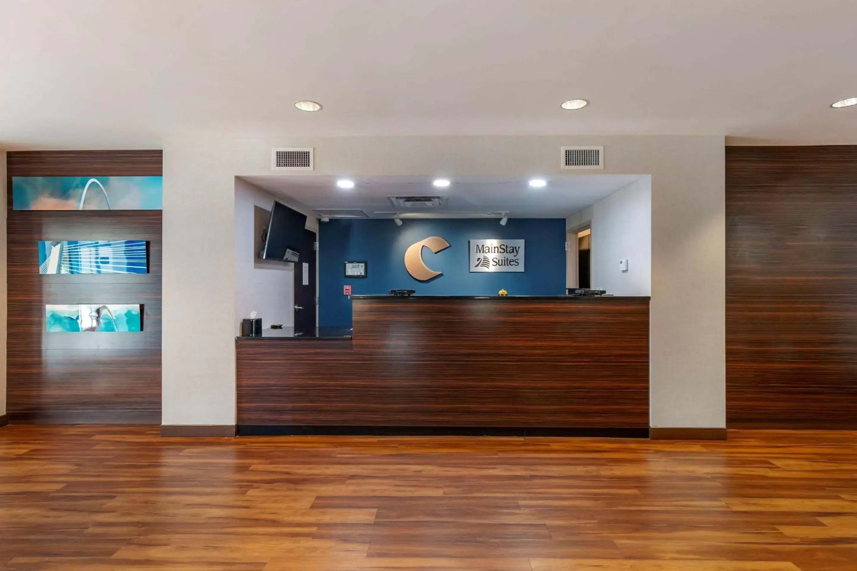 Lobby or reception in Comfort Inn St Louis - Airport
