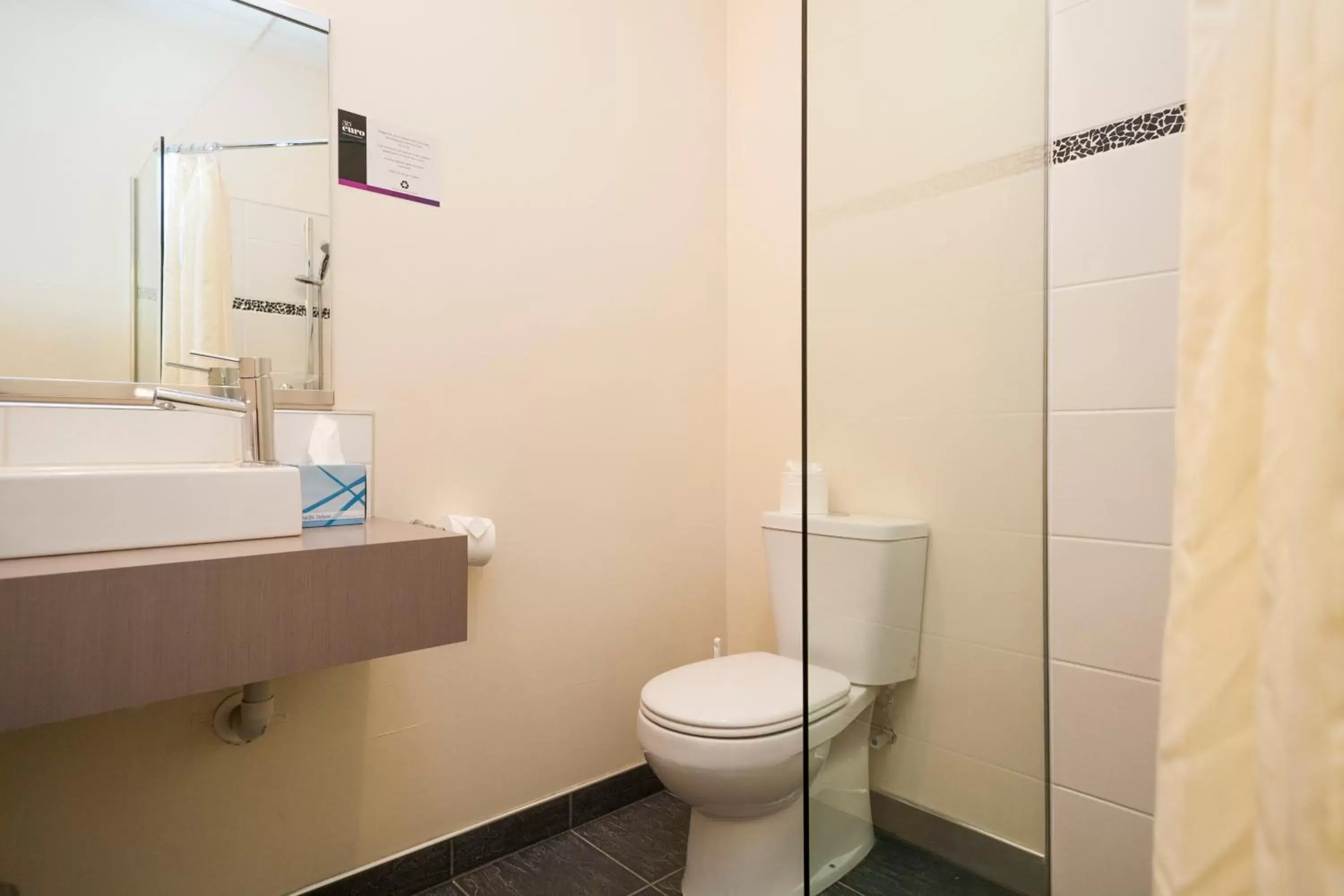 Toilet, Bathroom in 315 Euro Motel and Serviced Apartments