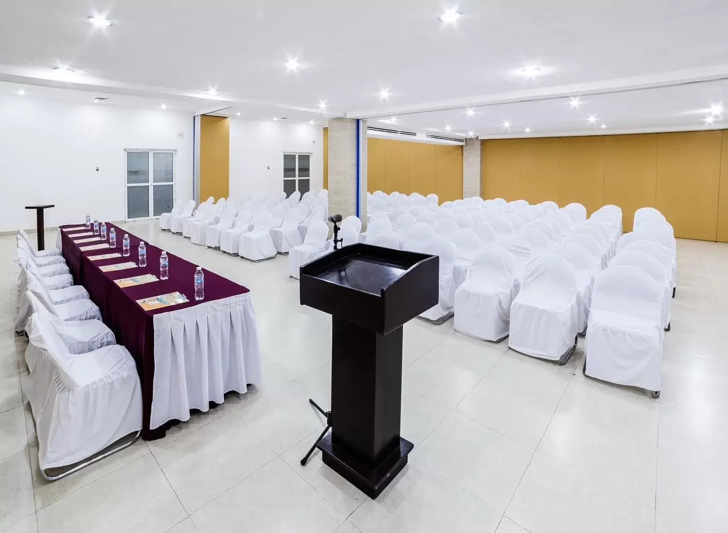 Banquet/Function facilities in Hotel Maria del Carmen