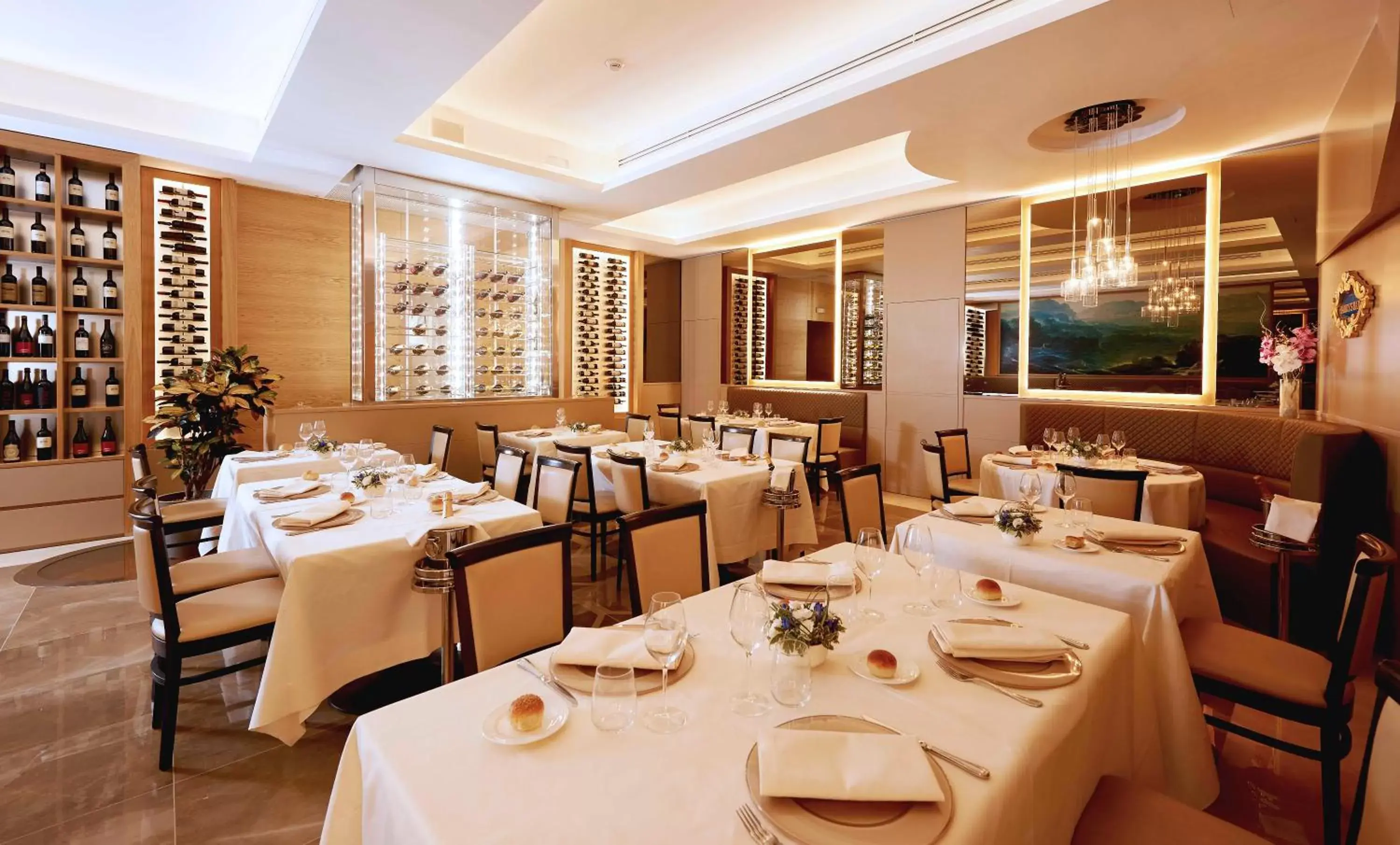 Dinner, Restaurant/Places to Eat in Harry's Bar Trevi Hotel & Restaurant