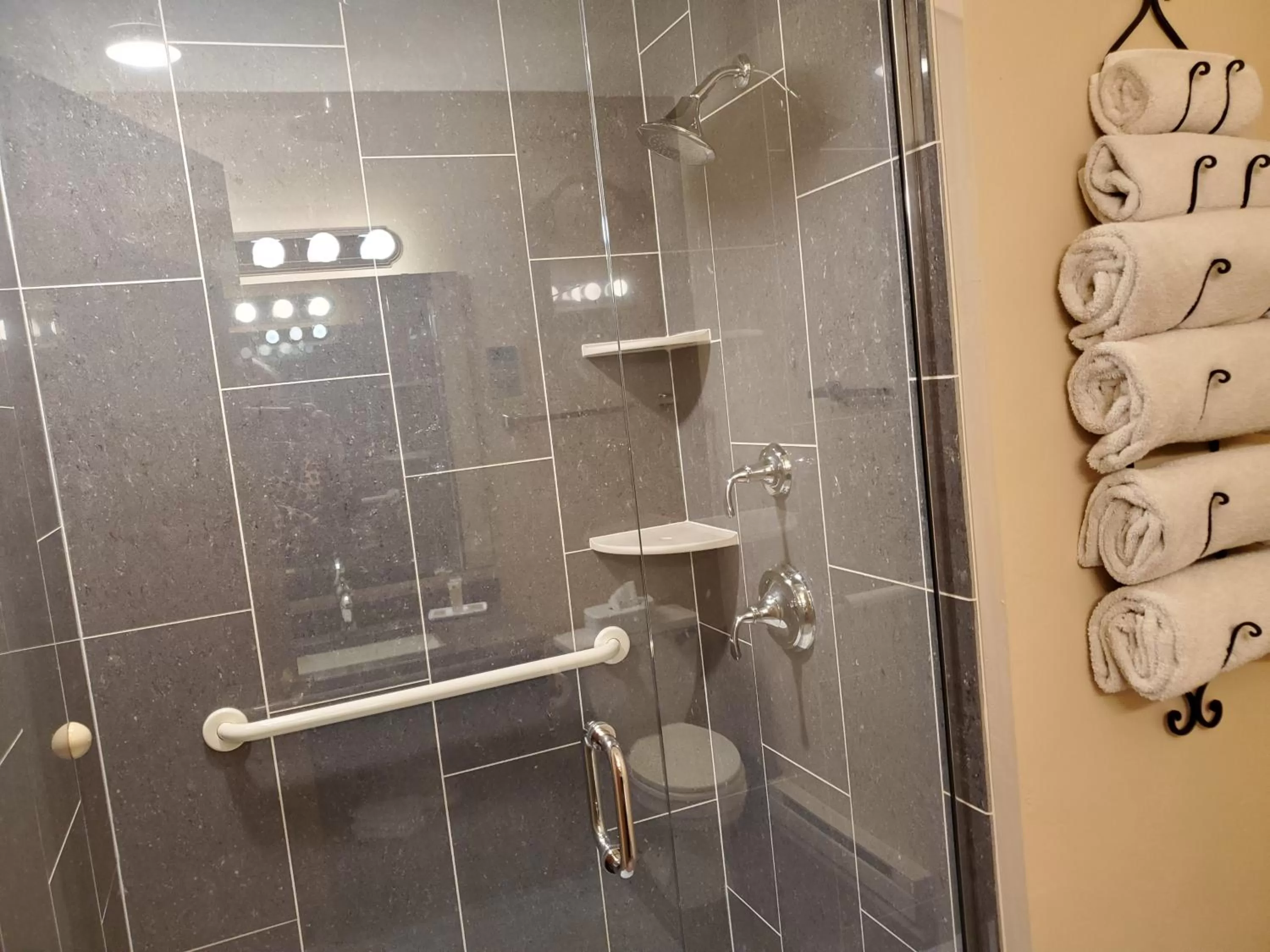 Shower in Homestead Suites - Fish Creek