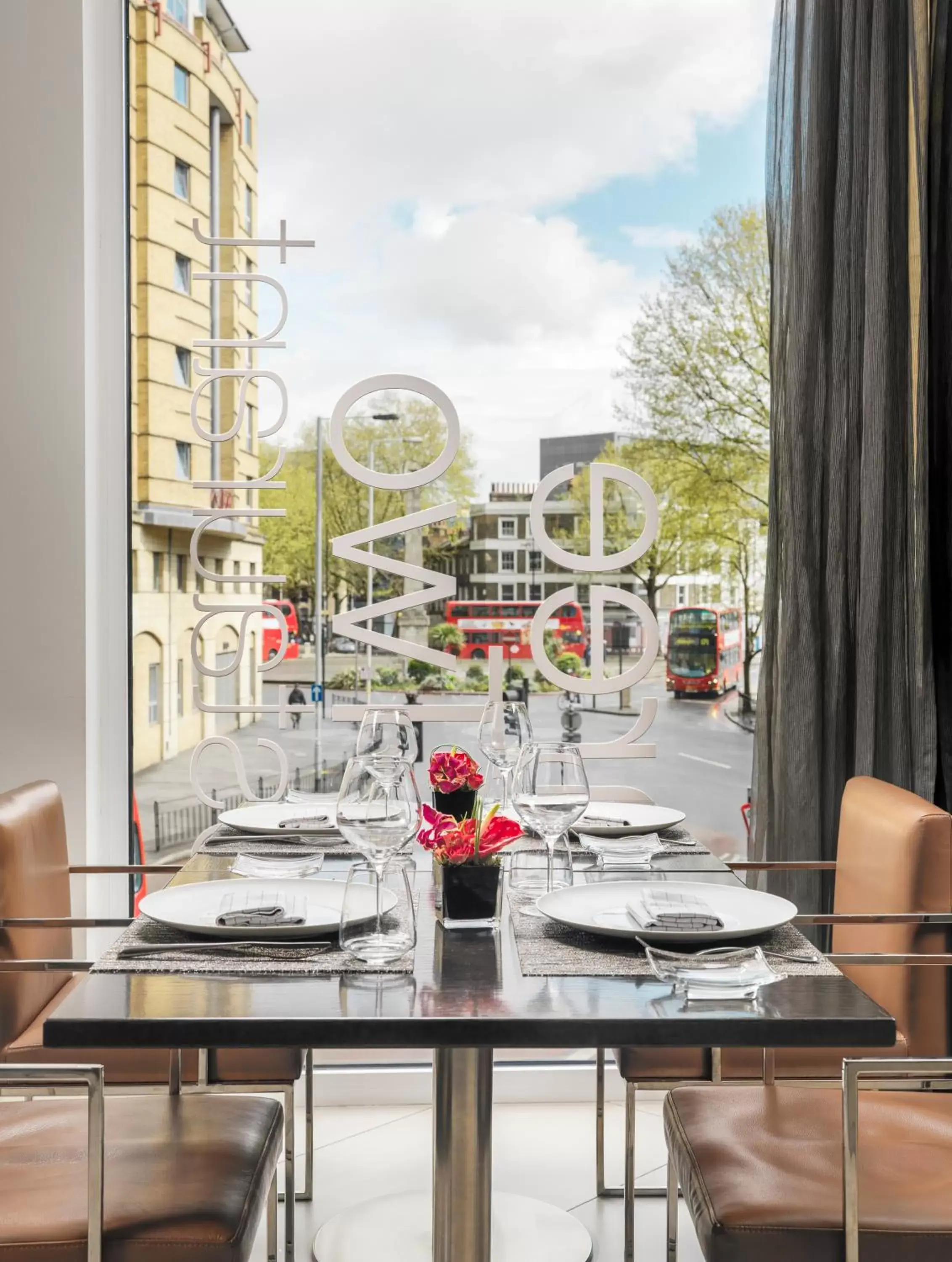 Restaurant/Places to Eat in H10 London Waterloo