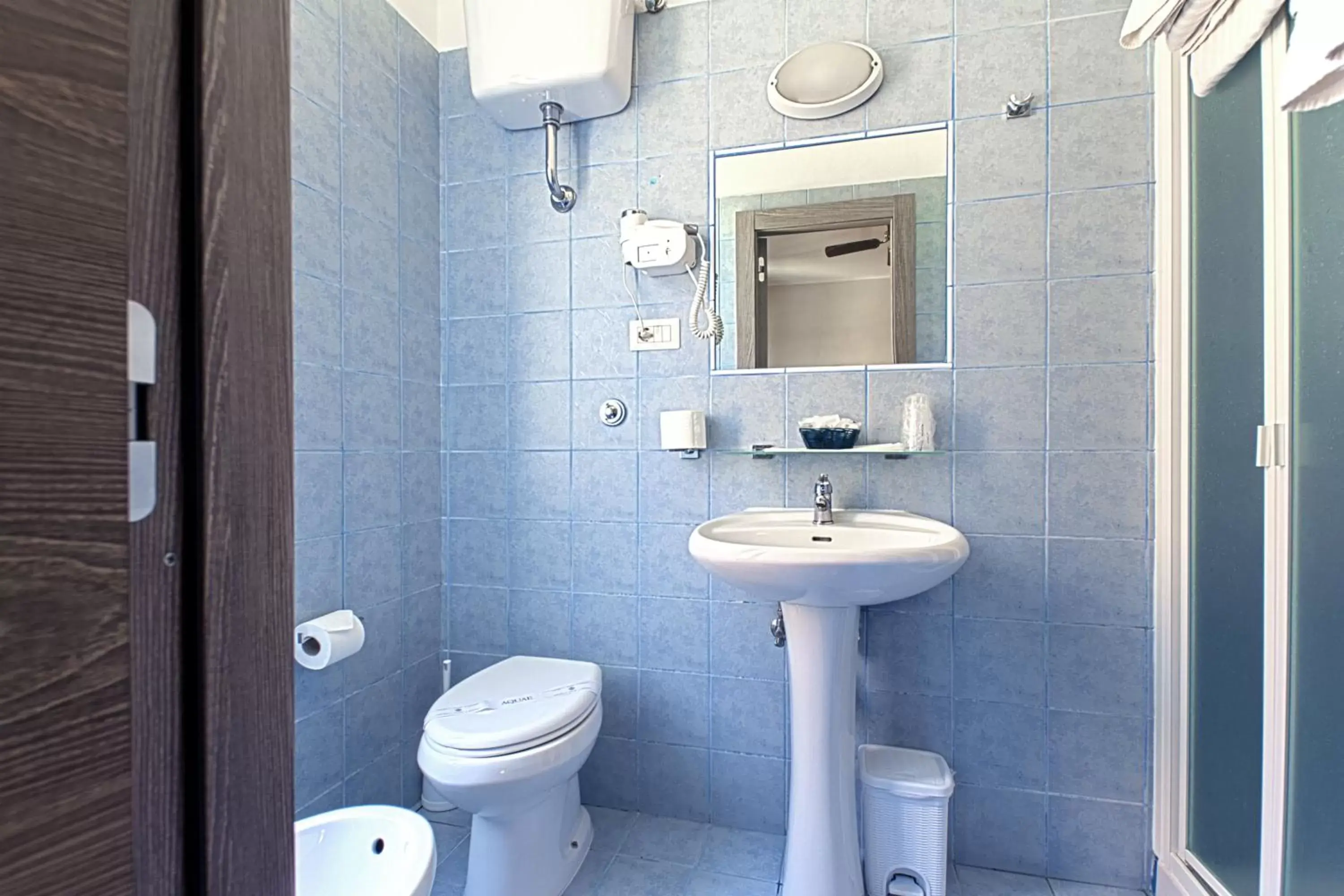 Shower, Bathroom in Hotel La Scaletta